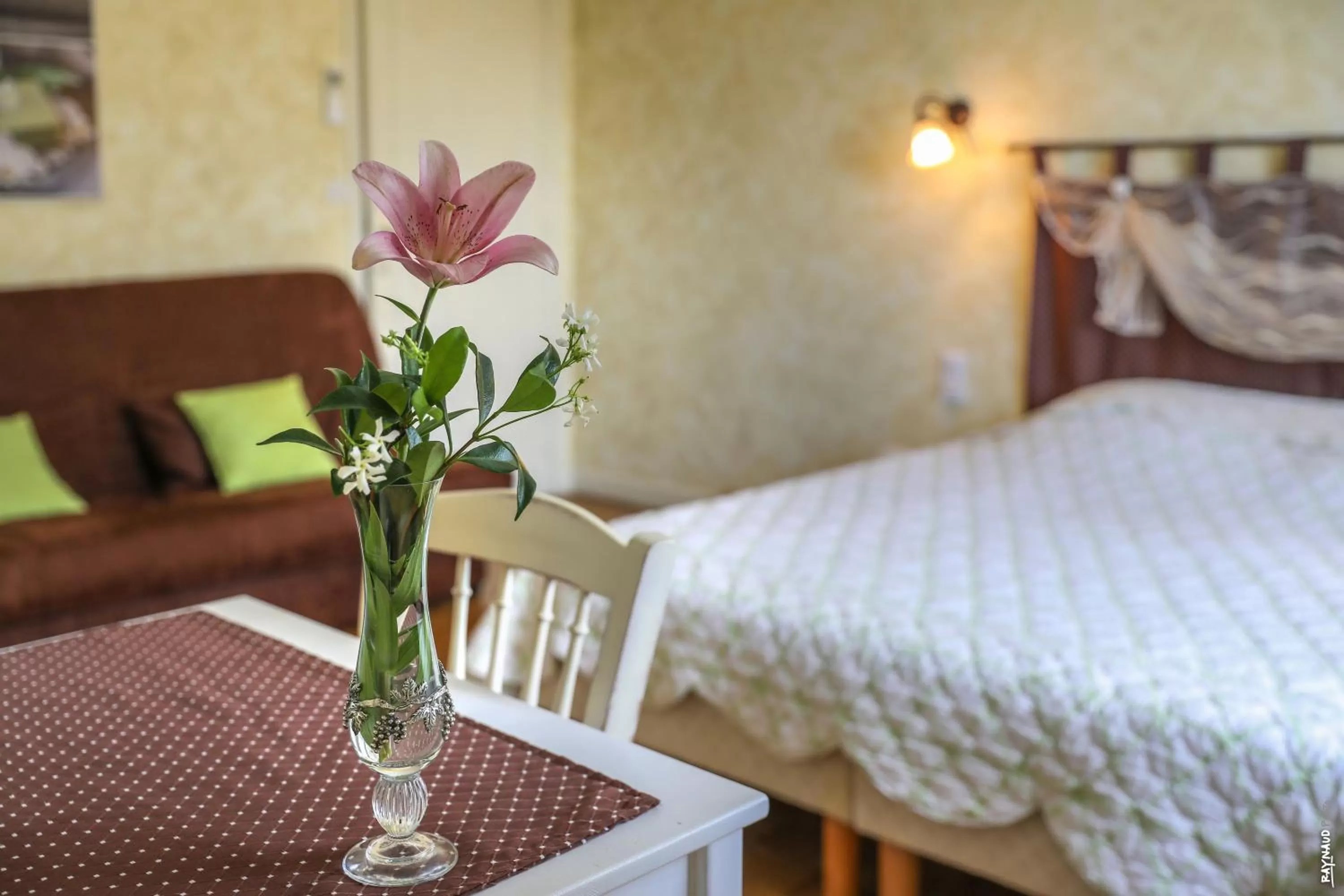 Photo of the whole room, Bed in Le Nid de l'Ecureuil