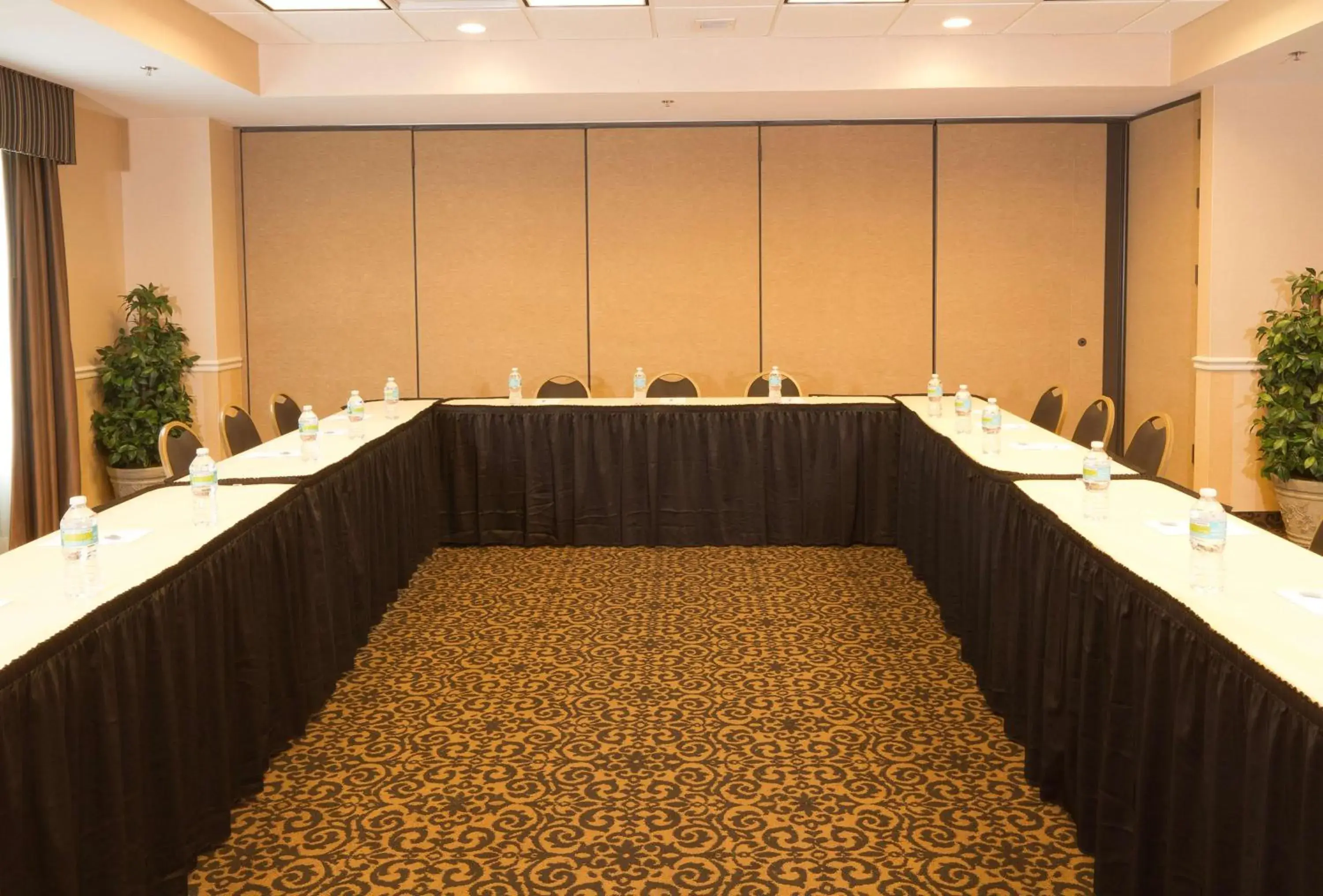 Meeting/conference room in Hampton Inn & Suites Jacksonville-Airport