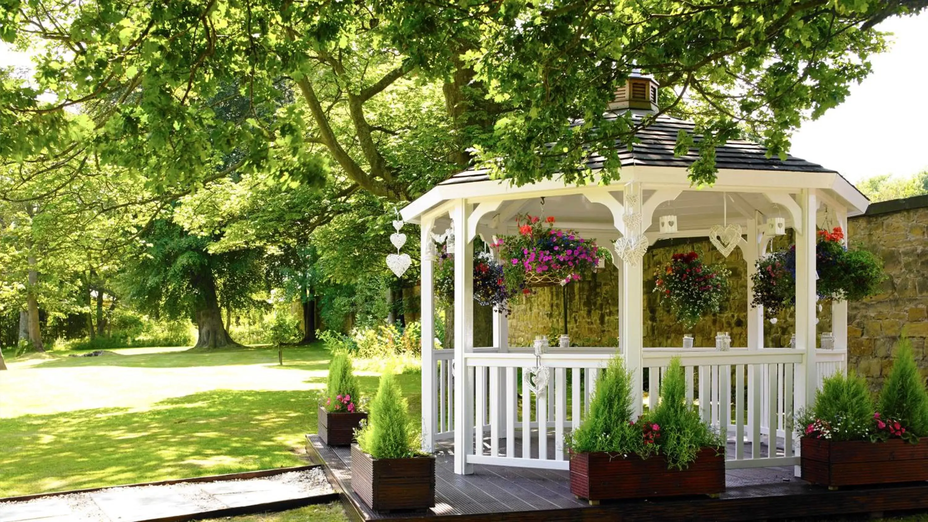 Patio, Garden in Grand Hotel Gosforth Park