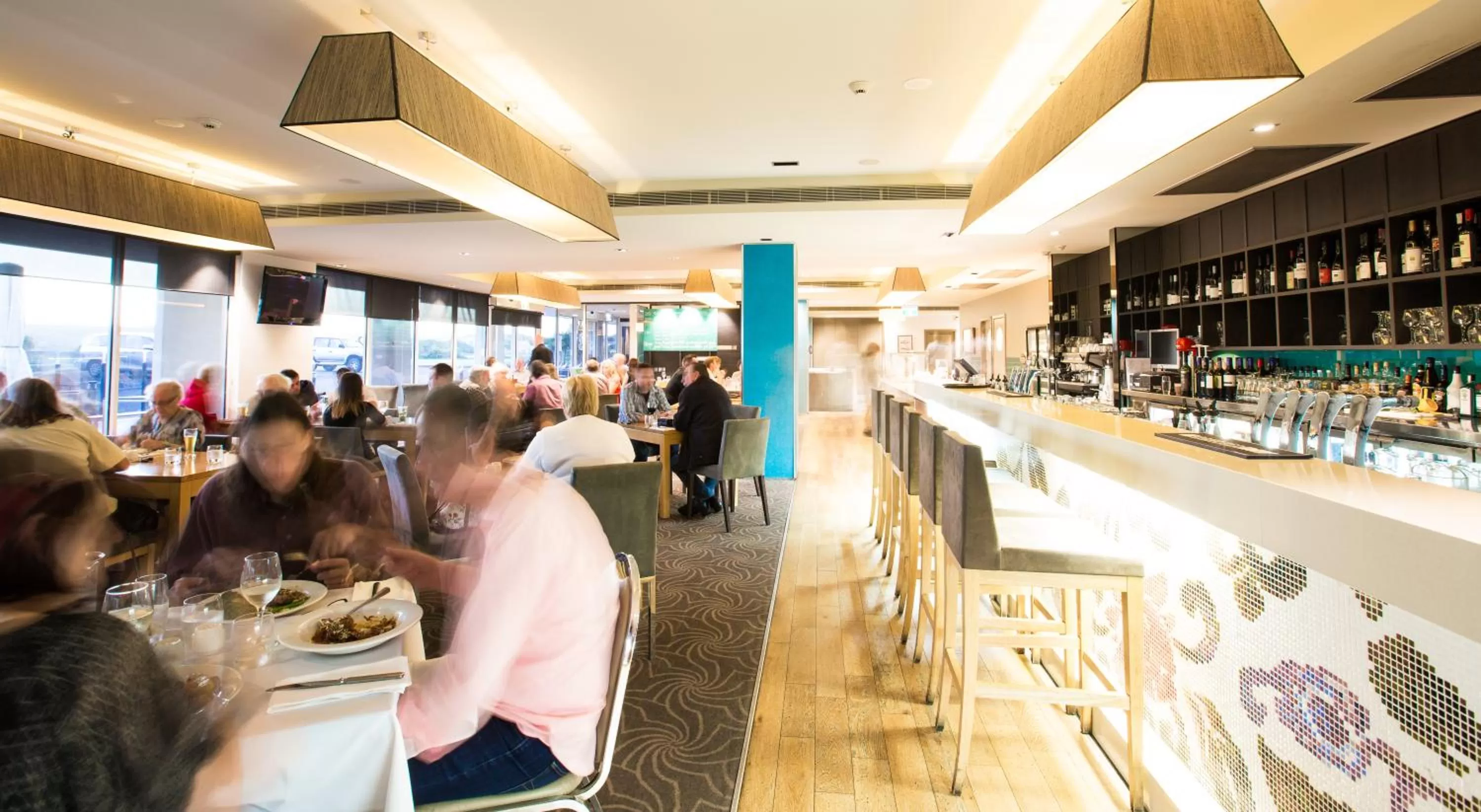 Restaurant/places to eat in Lady Bay Resort