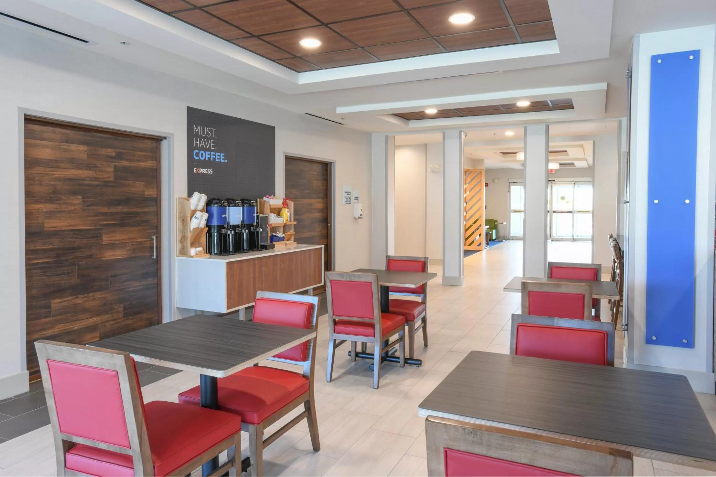 Breakfast in Holiday Inn Express Hotel & Suites Richwood - Cincinnati South by IHG