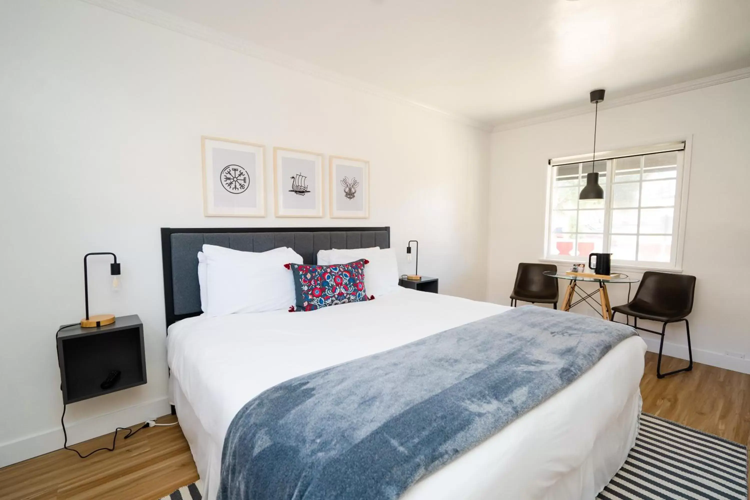 Standard King Room in Viking Inn Standard King Room in Viking Inn