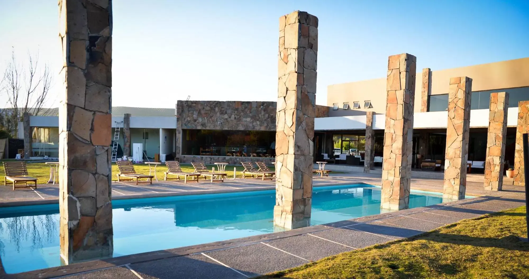 Swimming pool in Hotel Limari Swimming pool in Hotel Limari