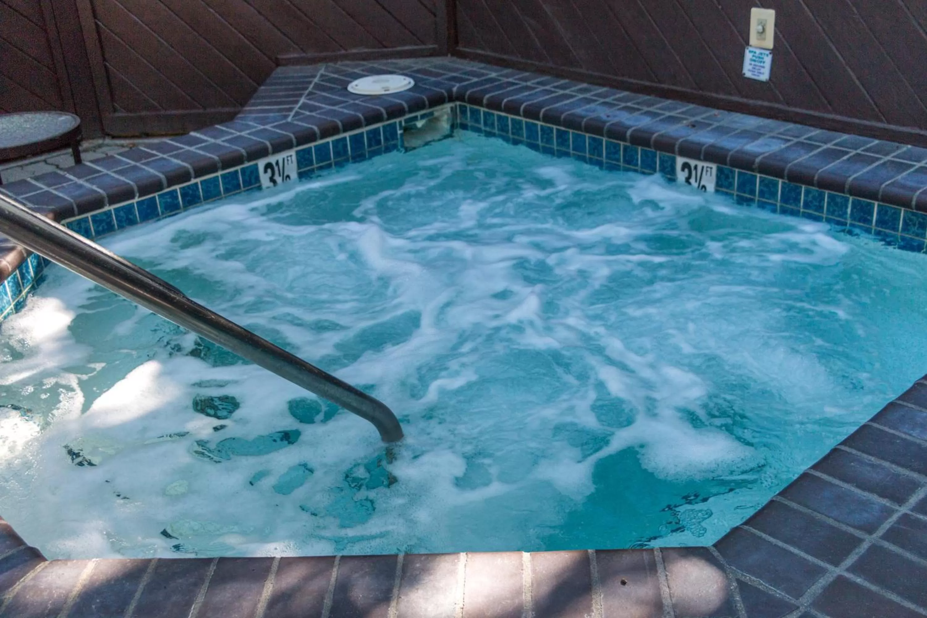Hot Tub in The Tahoe Beach & Ski Club Owners Association