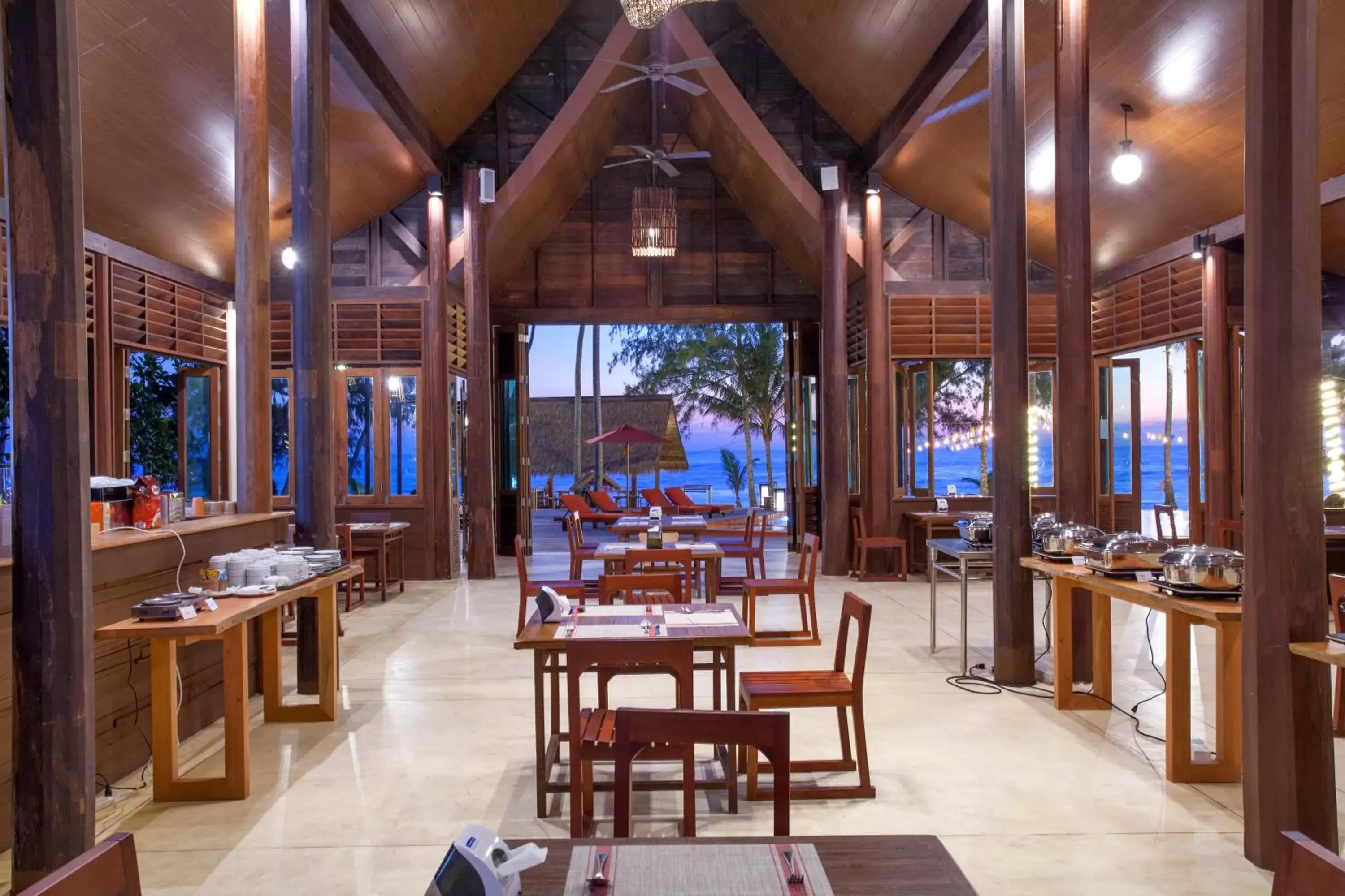 Restaurant/places to eat in Koh Kood Paradise Beach Restaurant/places to eat in Koh Kood Paradise Beach