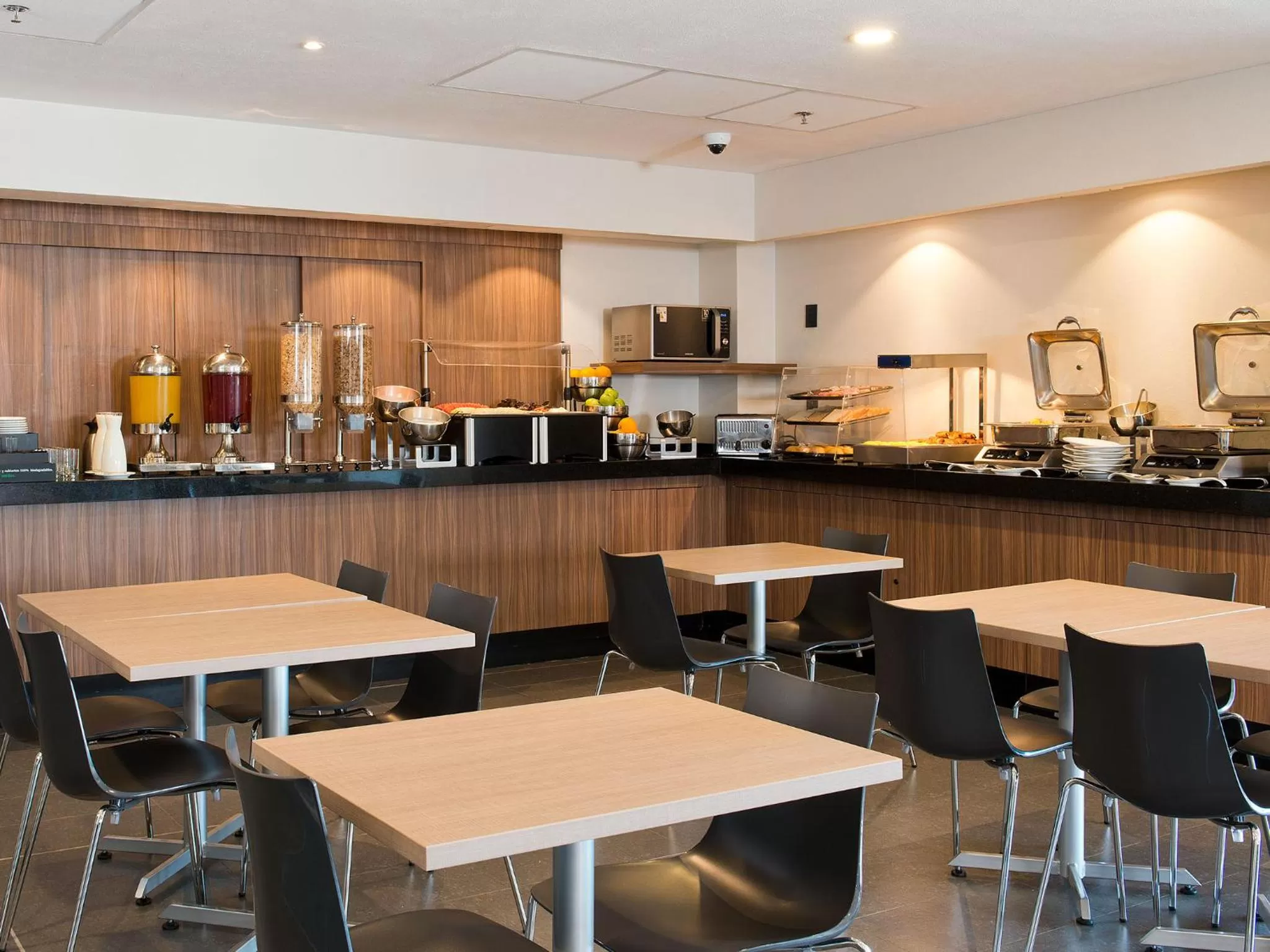 Restaurant/places to eat in City Express by Marriott Santiago Aeropuerto