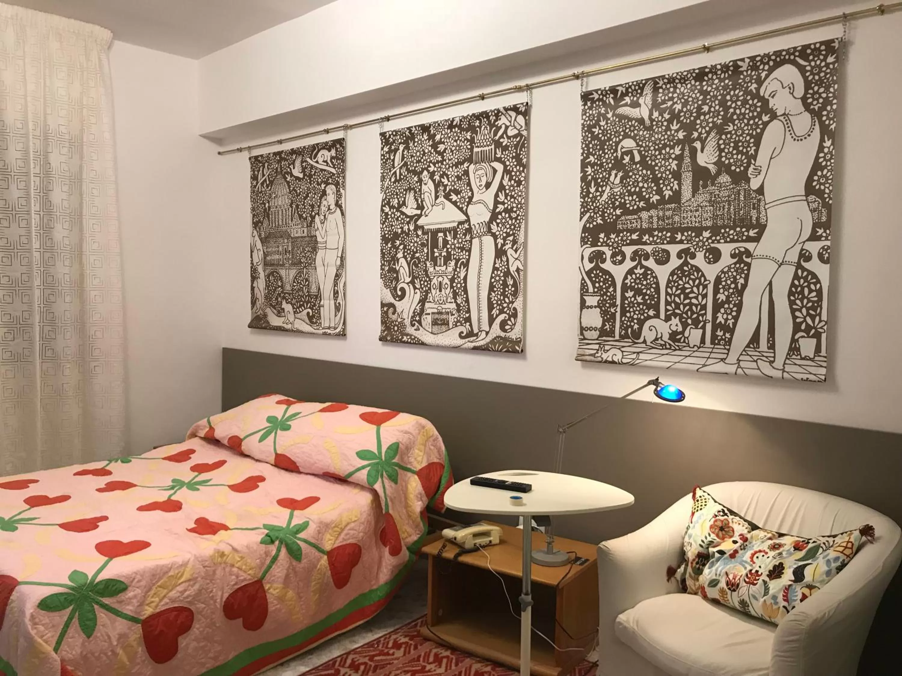 Bedroom, Bed in Il ramo d'oro