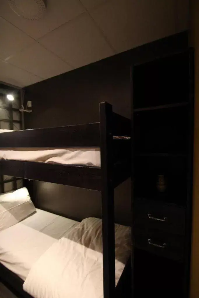 Bed, Bunk Bed in Stockholm Inn Hotell