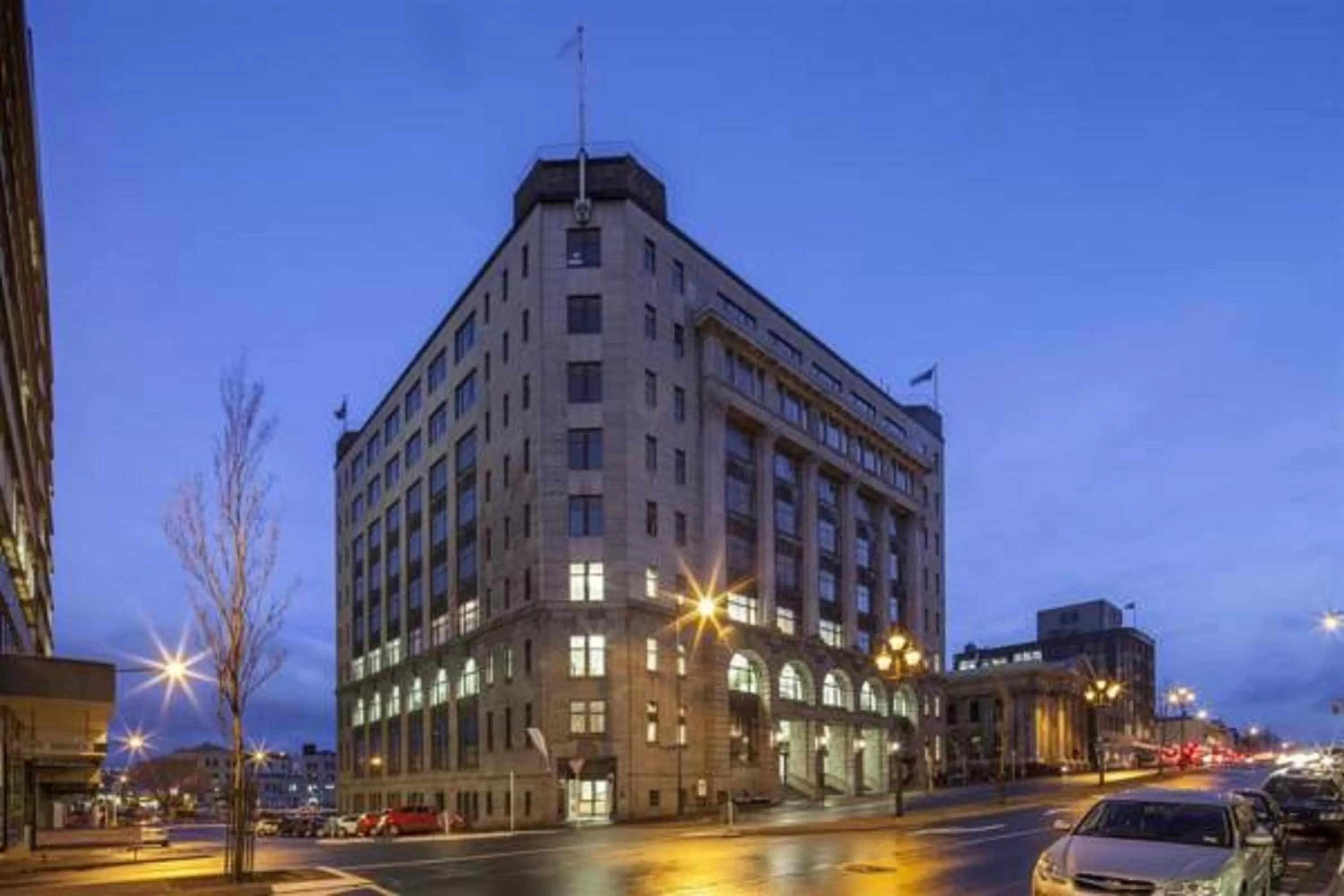 Property building in Distinction Dunedin Hotel
