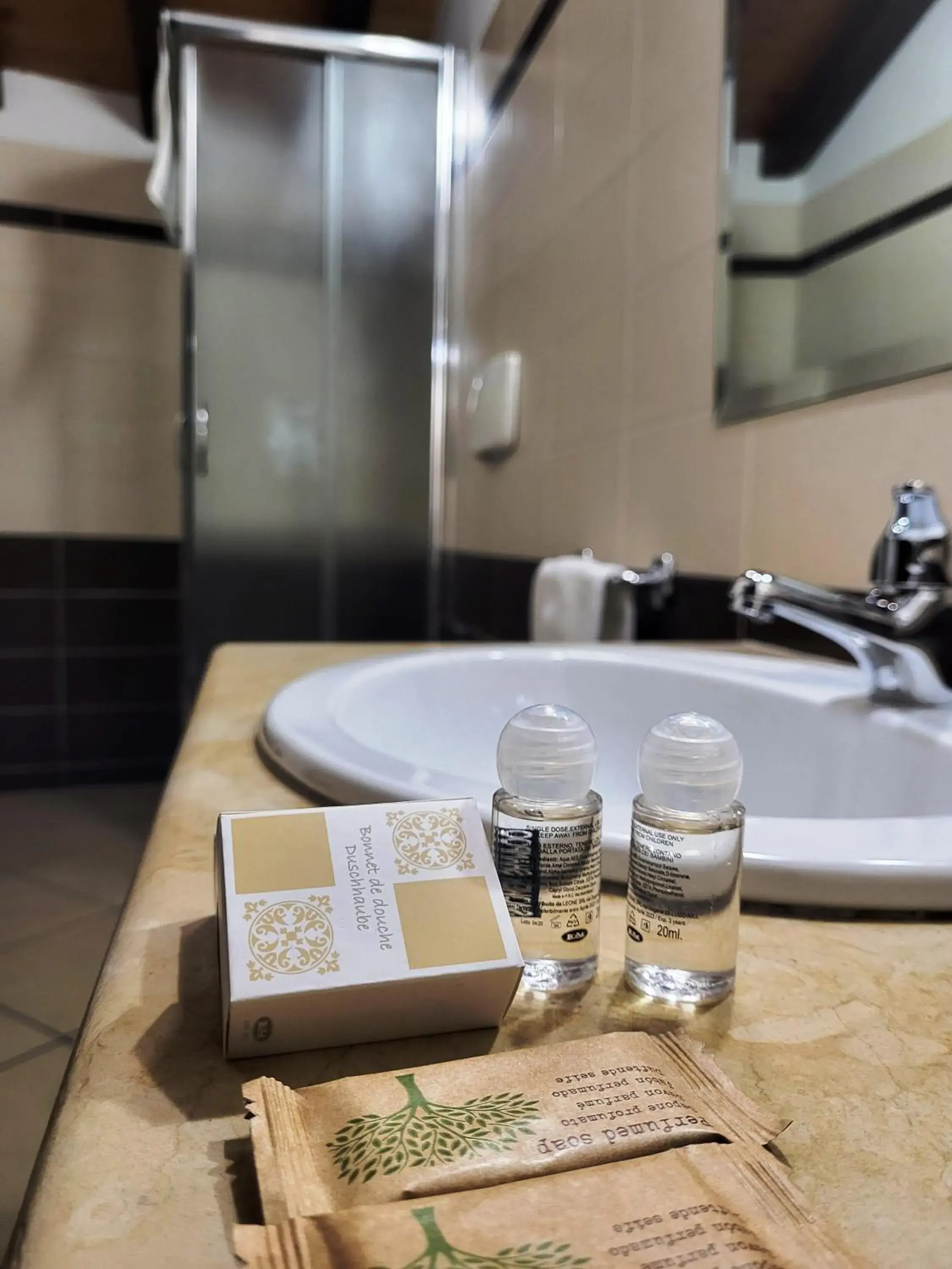 Bathroom in Hotel Federico II