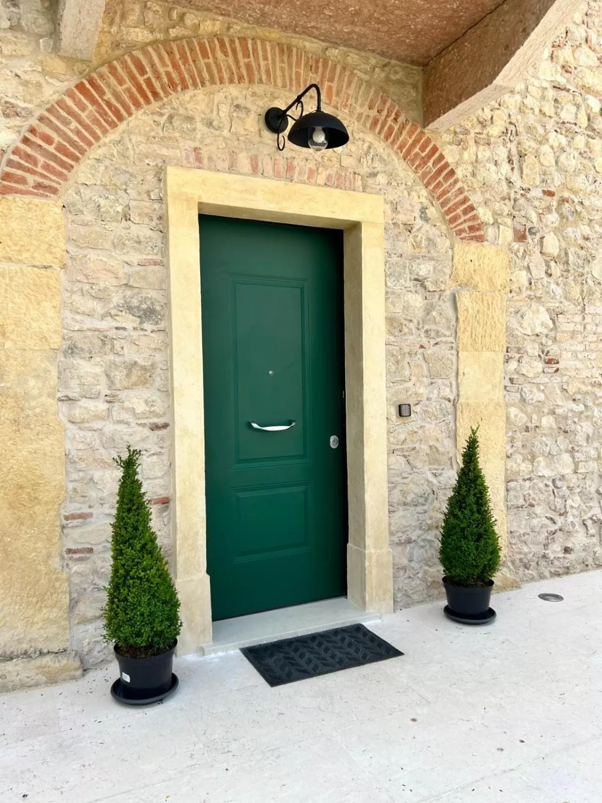 Property building in Casa Ossan