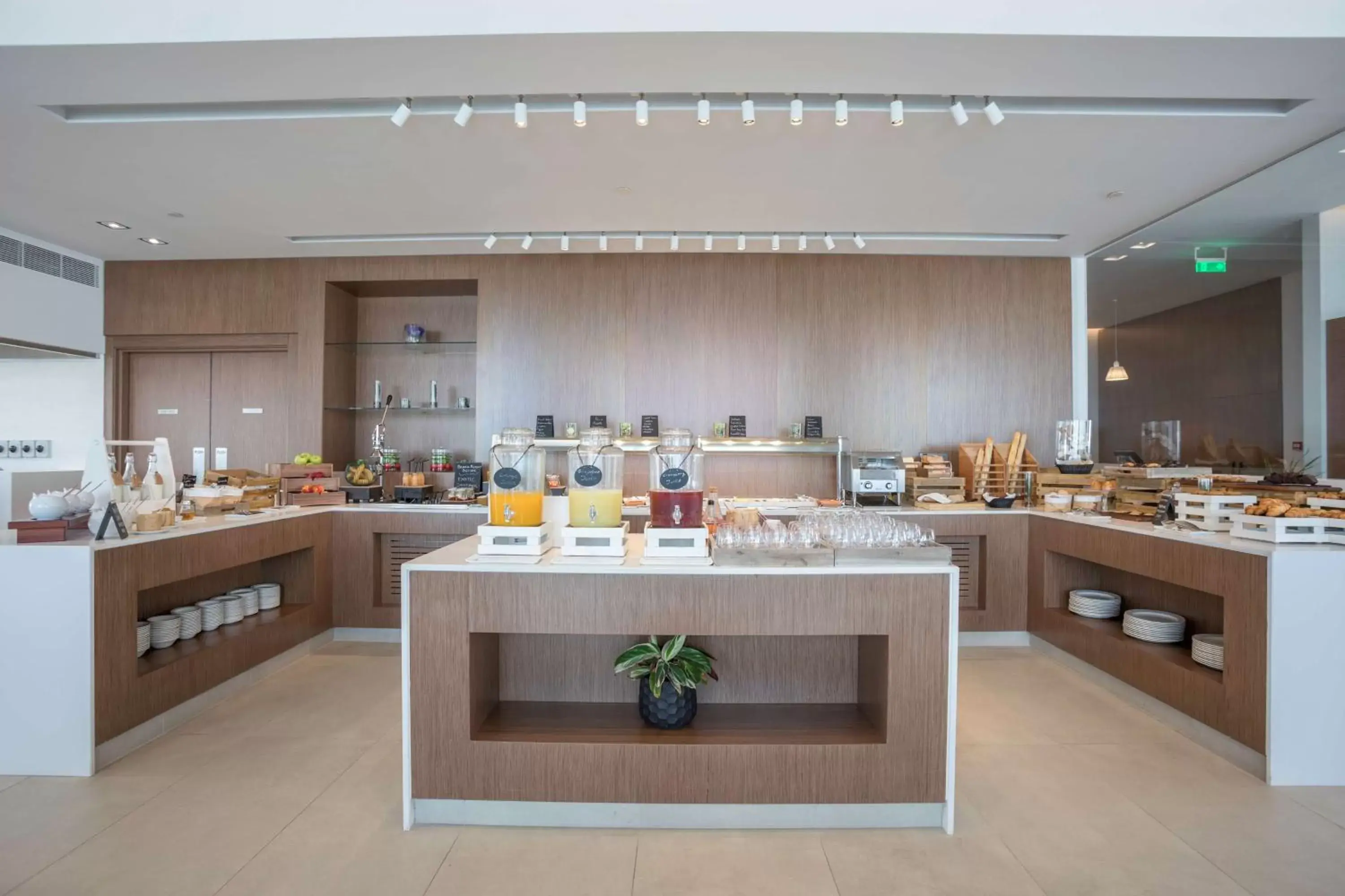 Restaurant/places to eat in Radisson Blu Hotel, Larnaca Restaurant/places to eat in Radisson Blu Hotel, Larnaca