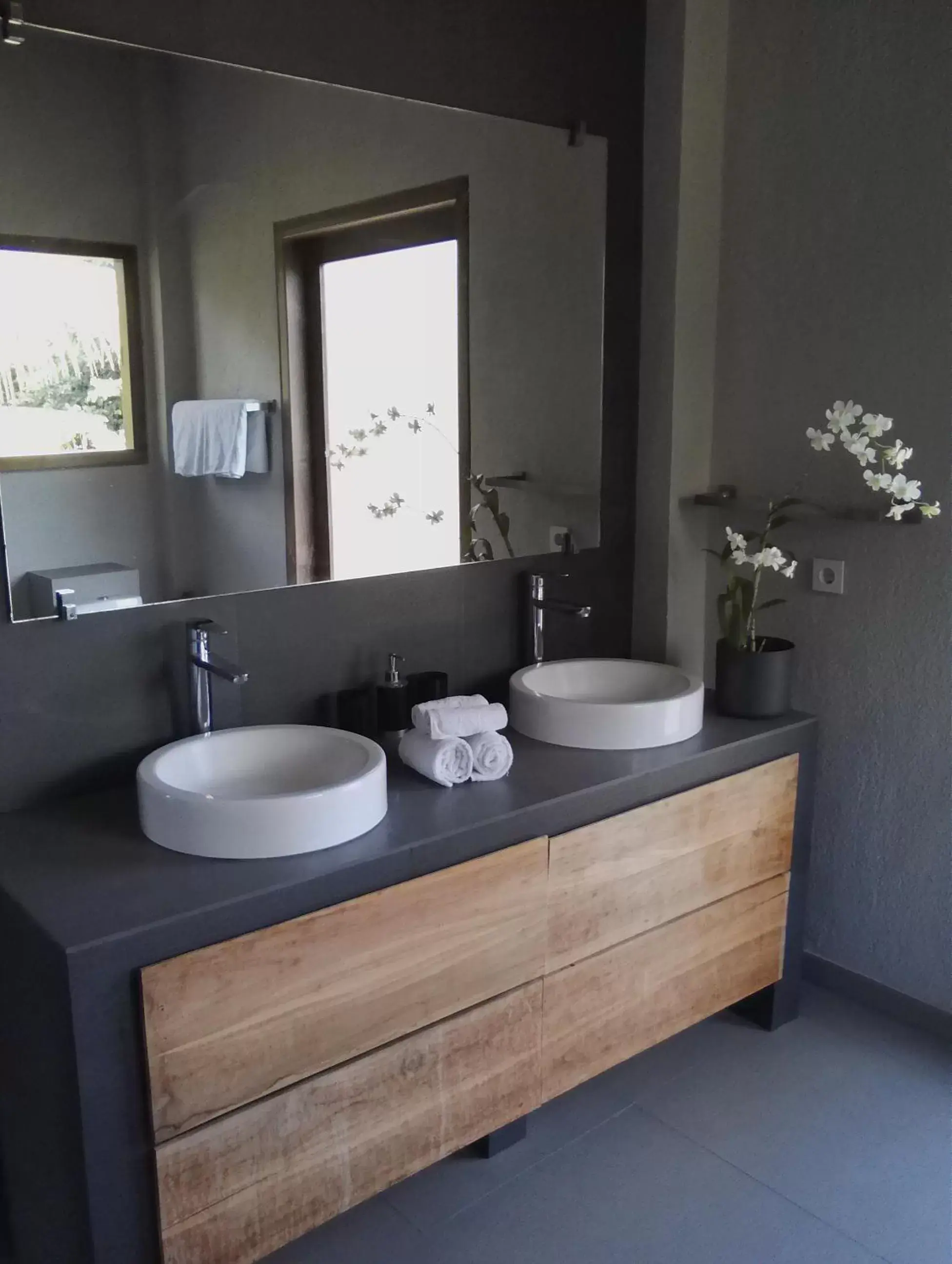 Bathroom in Ju'Blu Hotel