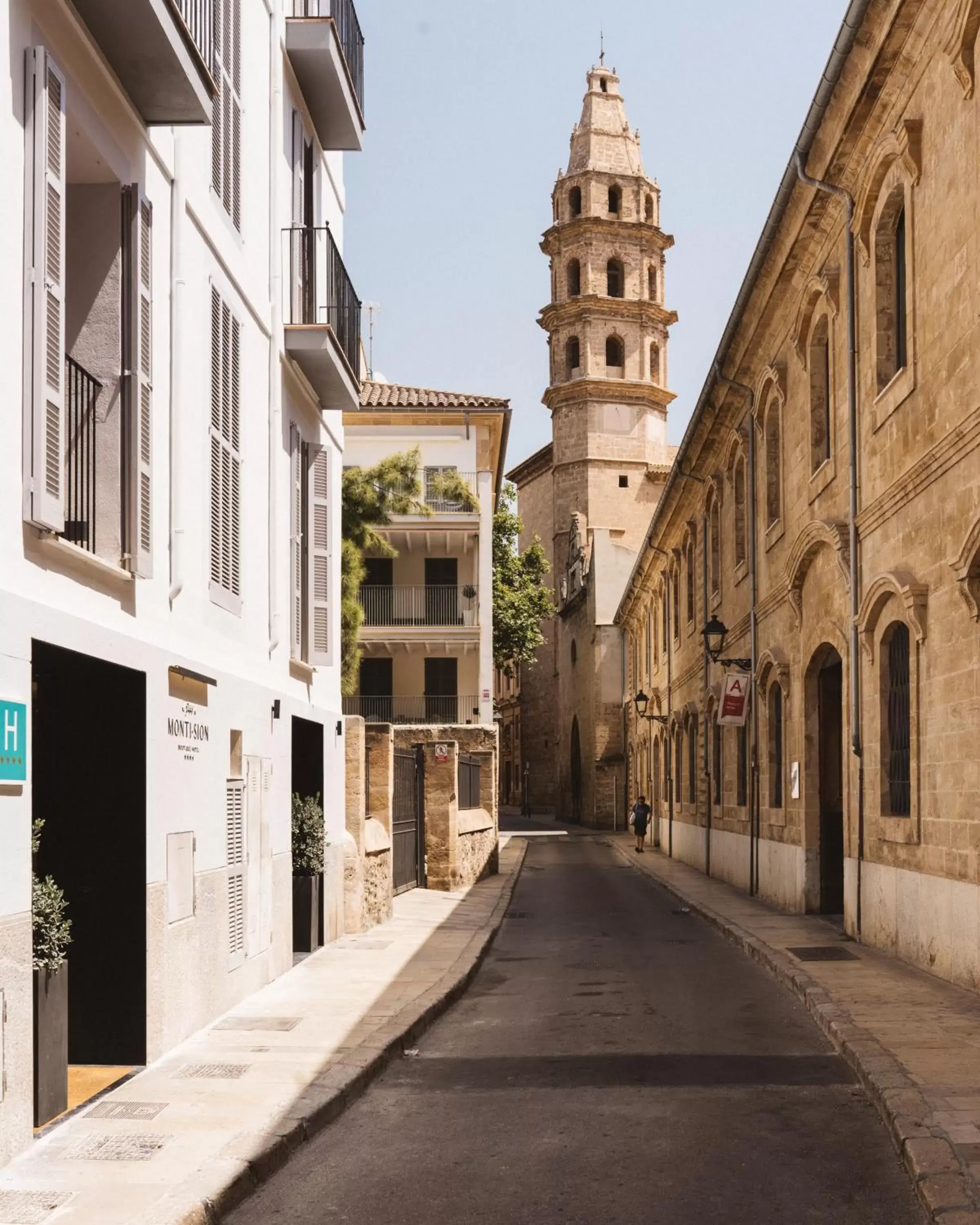 Property building in Boutique Hotel Petit Montisión