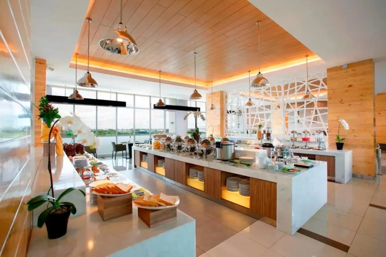 Restaurant/places to eat in Hotel Santika Cikarang