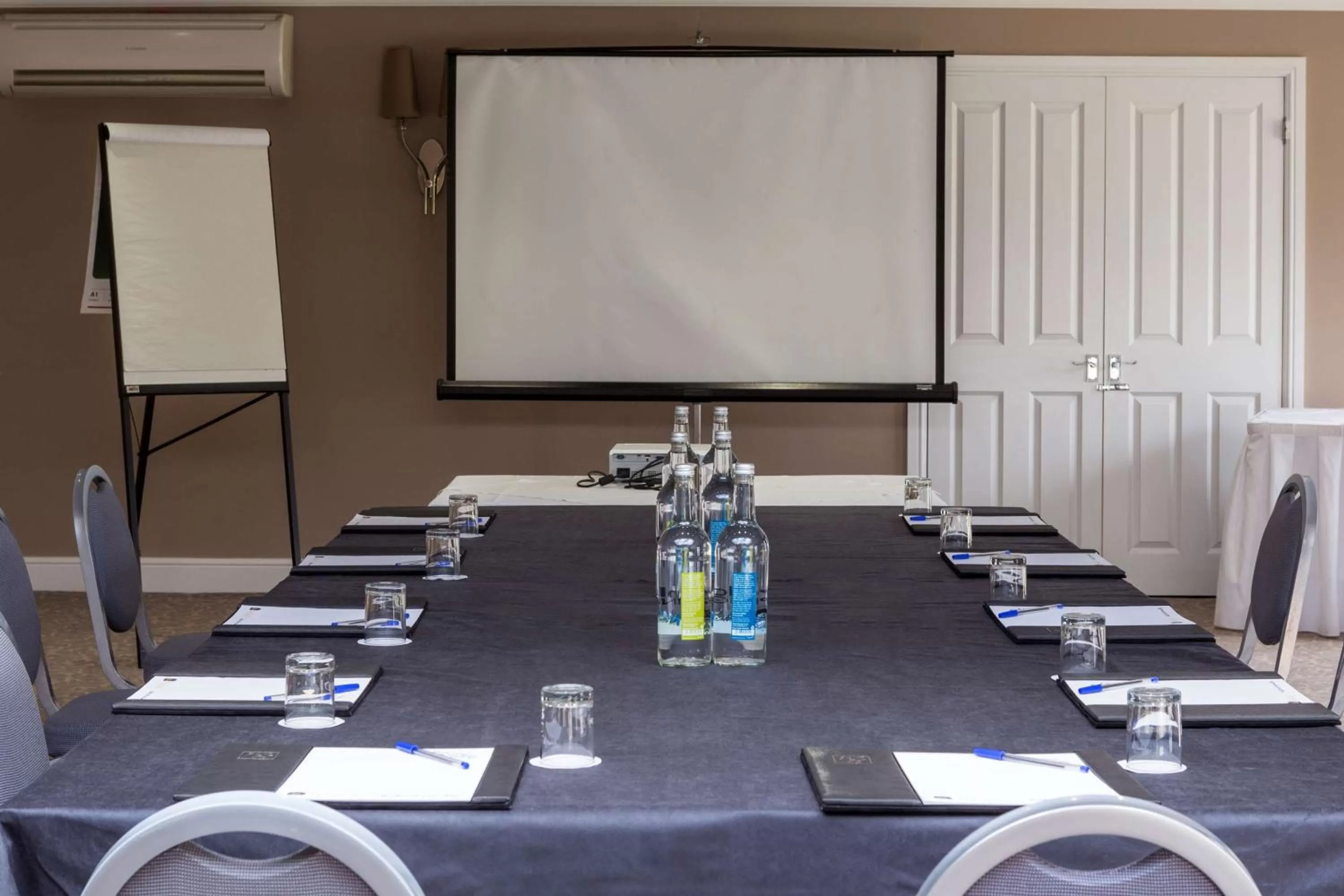 On site in Banbury Wroxton House Hotel