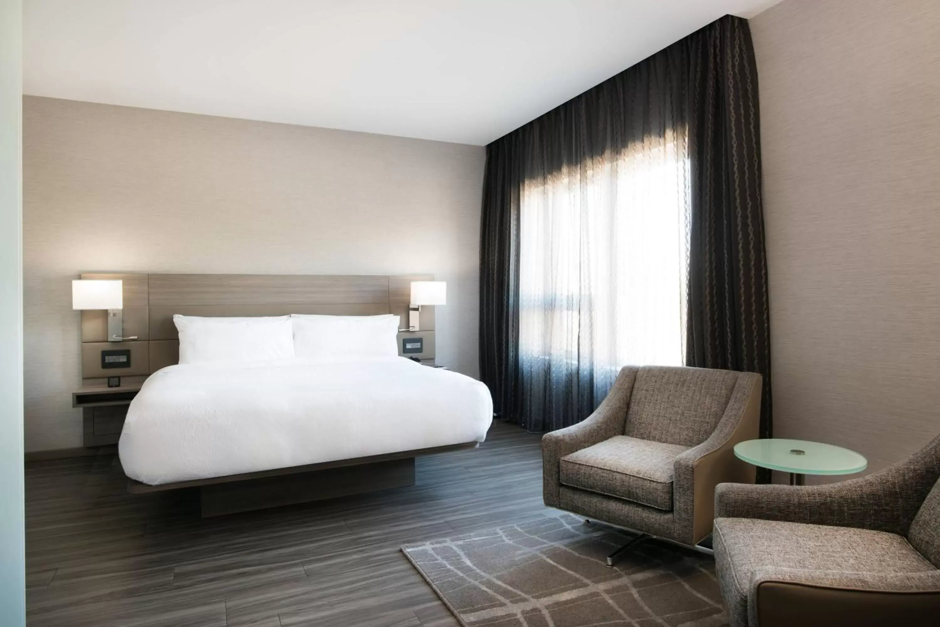 Bedroom, Bed in AC Hotel by Marriott Boston Cambridge