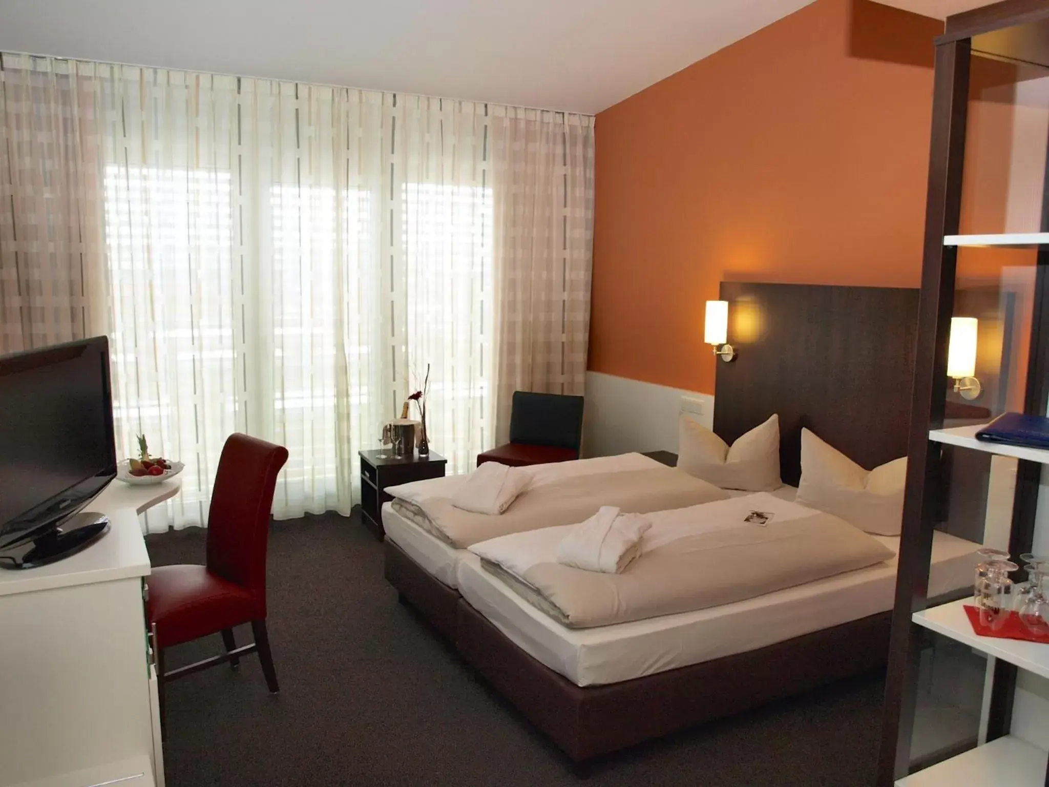 Photo of the whole room, Bed in Best Western Plus Konrad Zuse Hotel