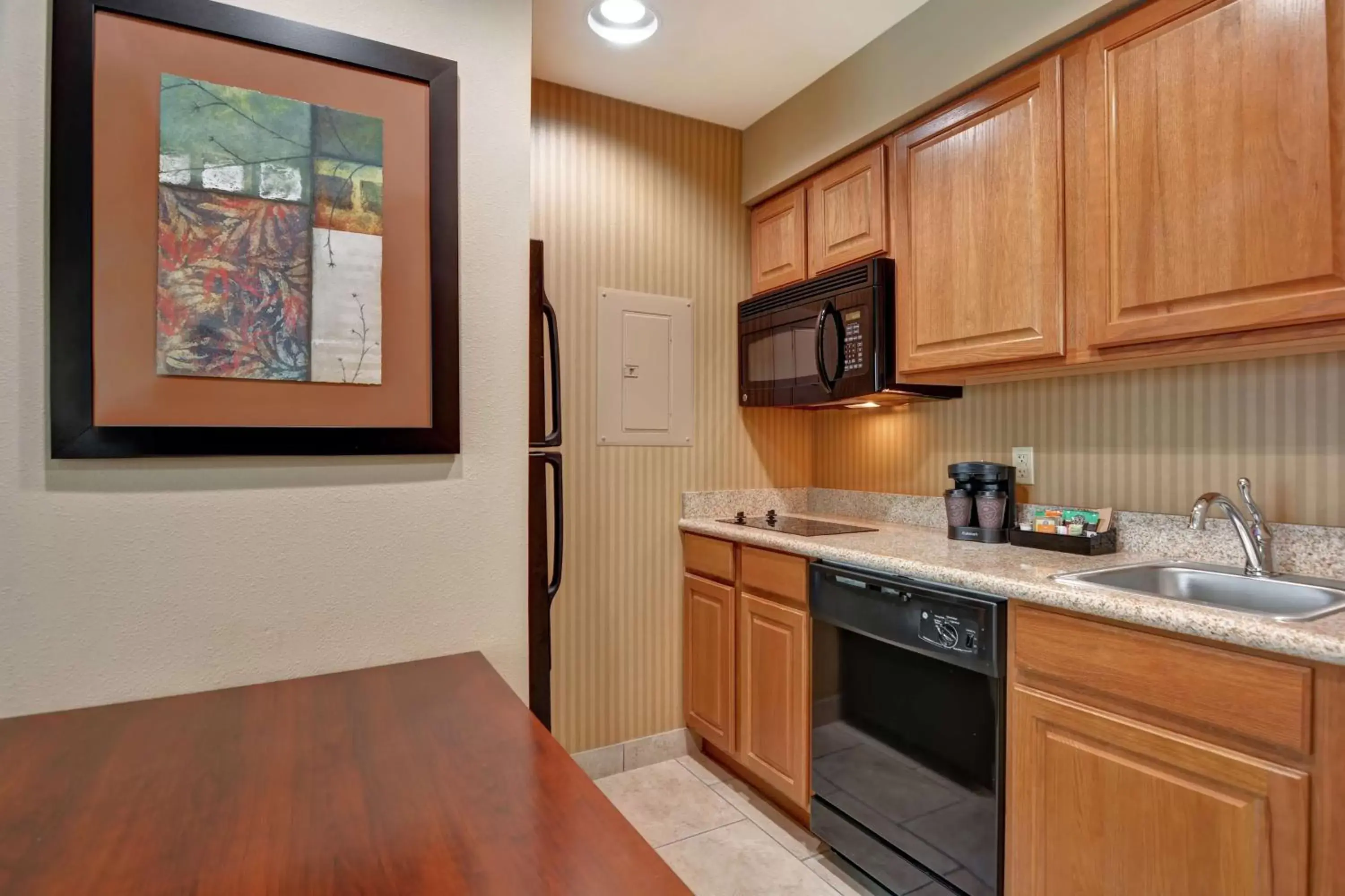 Kitchen or kitchenette, Kitchen/Kitchenette in Homewood Suites by Hilton Fayetteville
