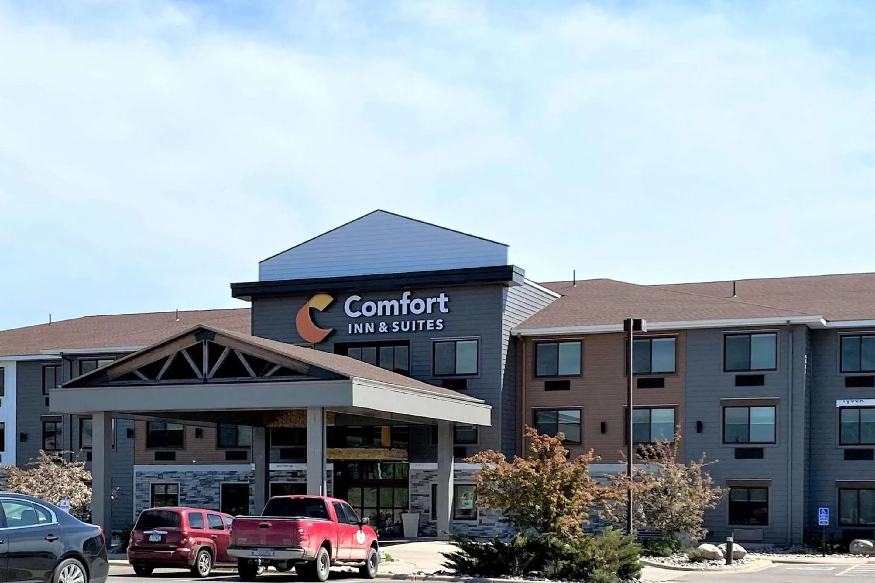 Property Building in Comfort Inn & Suites Mountain Iron and Virginia