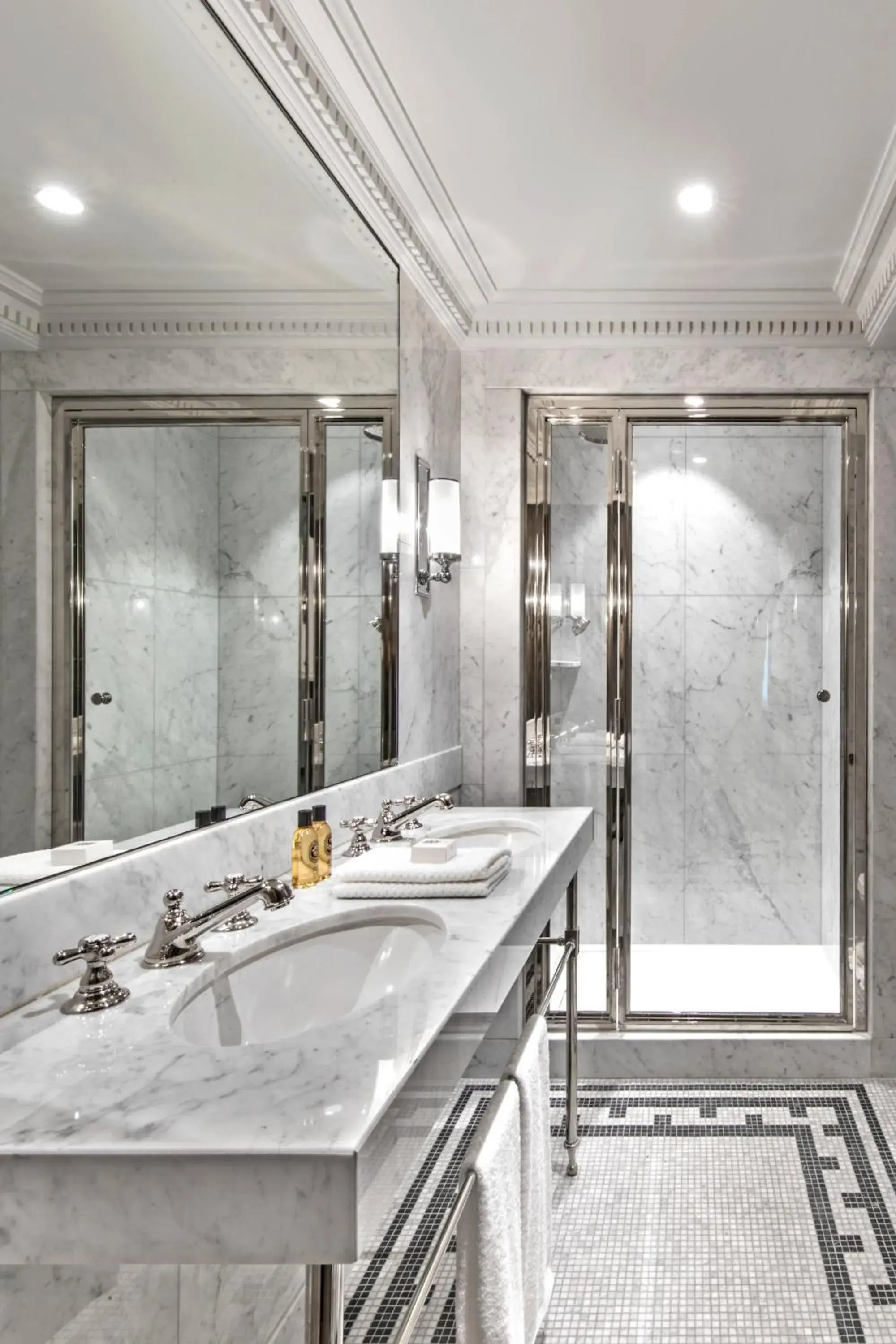 Photo of the whole room, Bathroom in Hotel de Berri, a Luxury Collection Hotel, Paris