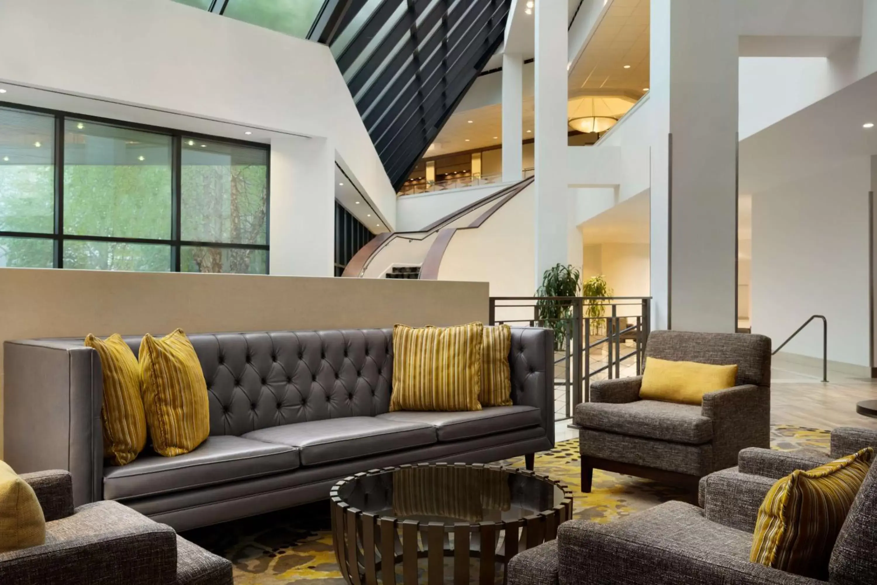 Lobby or reception, Seating Area in Hilton Stamford Hotel & Executive Meeting Center