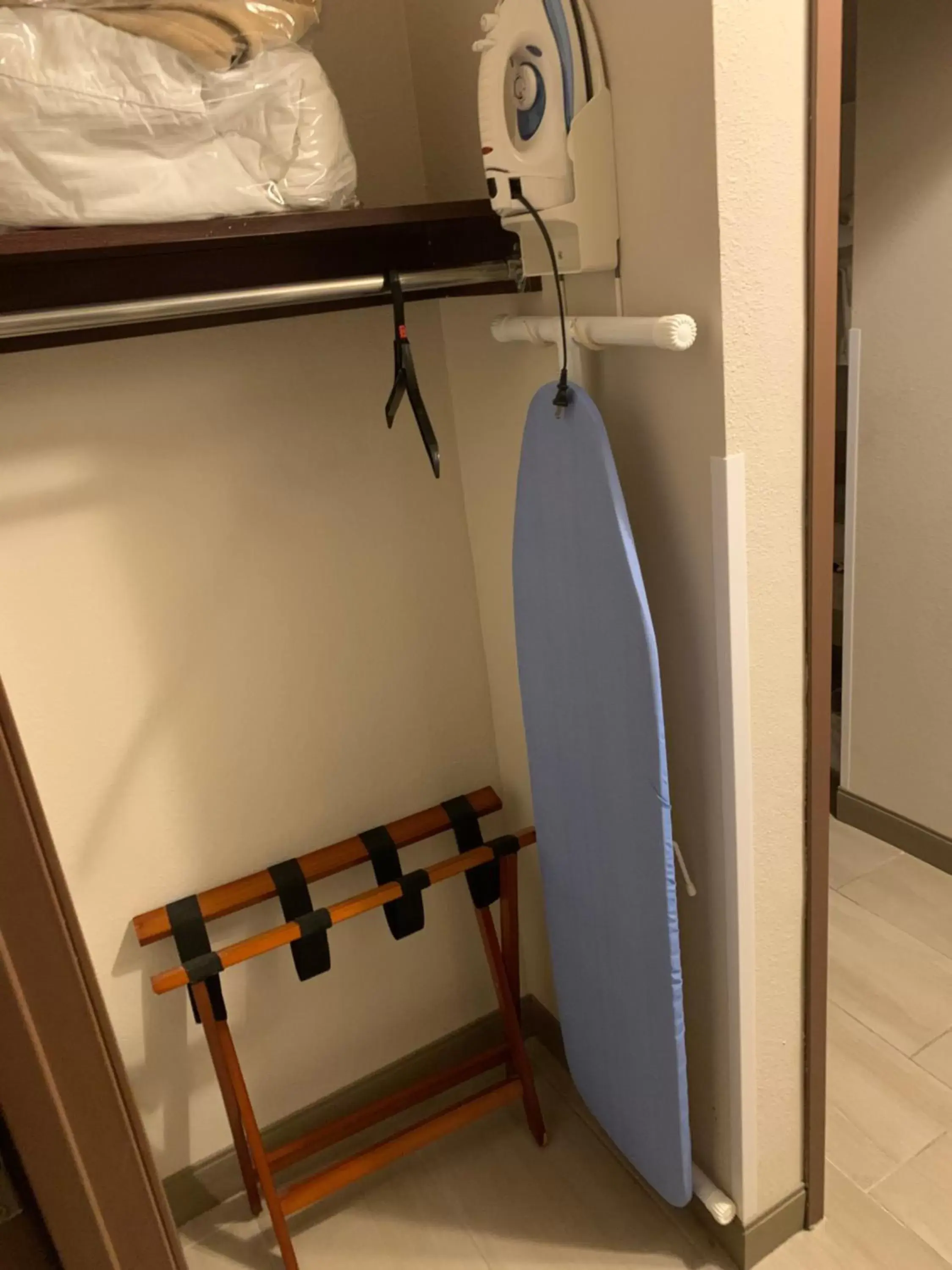 King Room with Mobility/Hearing Impaired Access - Non-Smoking in Wingate by Wyndham Brighton King Room with Mobility/Hearing Impaired Access - Non-Smoking in Wingate by Wyndham Brighton