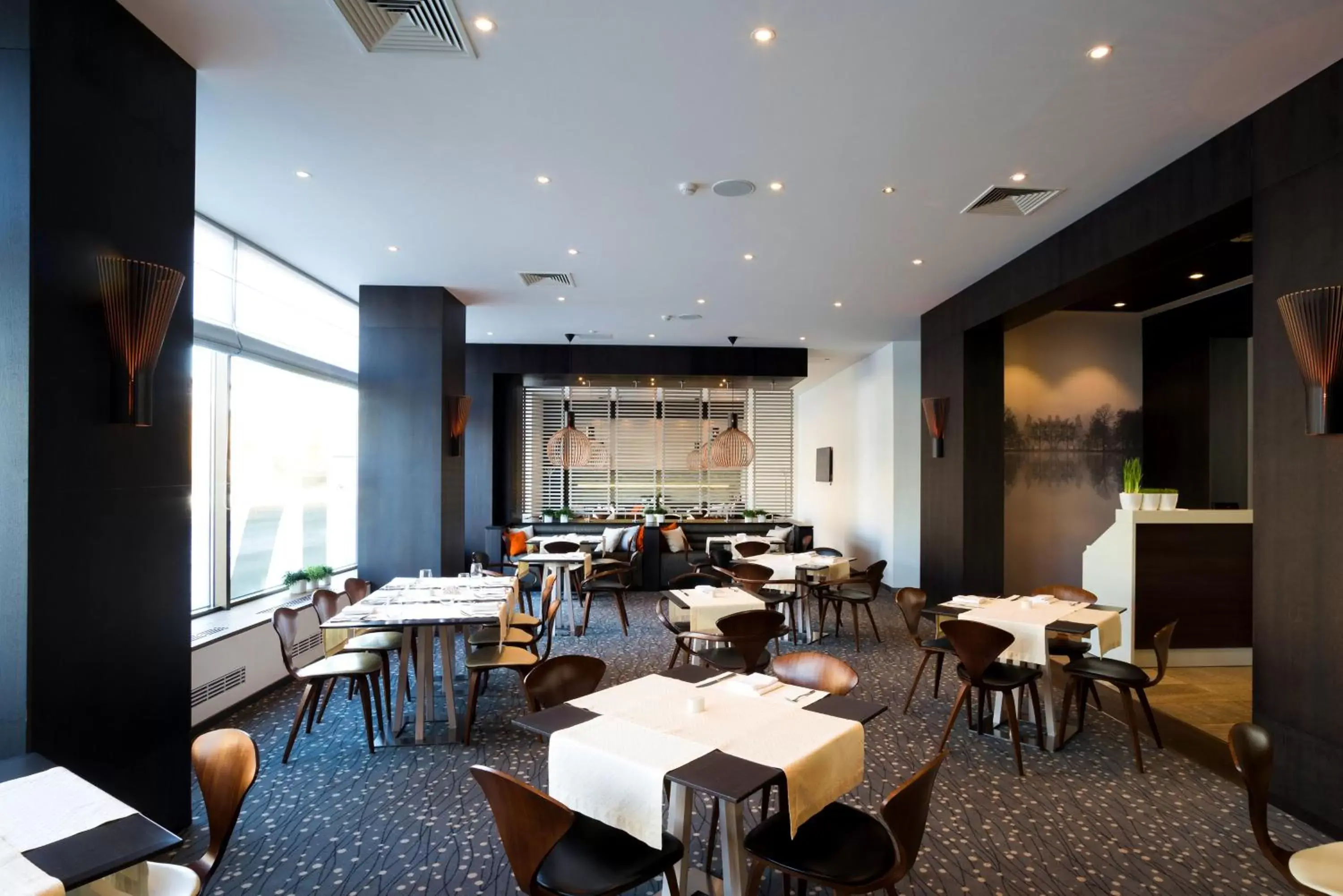 Restaurant/Places to Eat in Holiday Inn Vilnius, an IHG Hotel