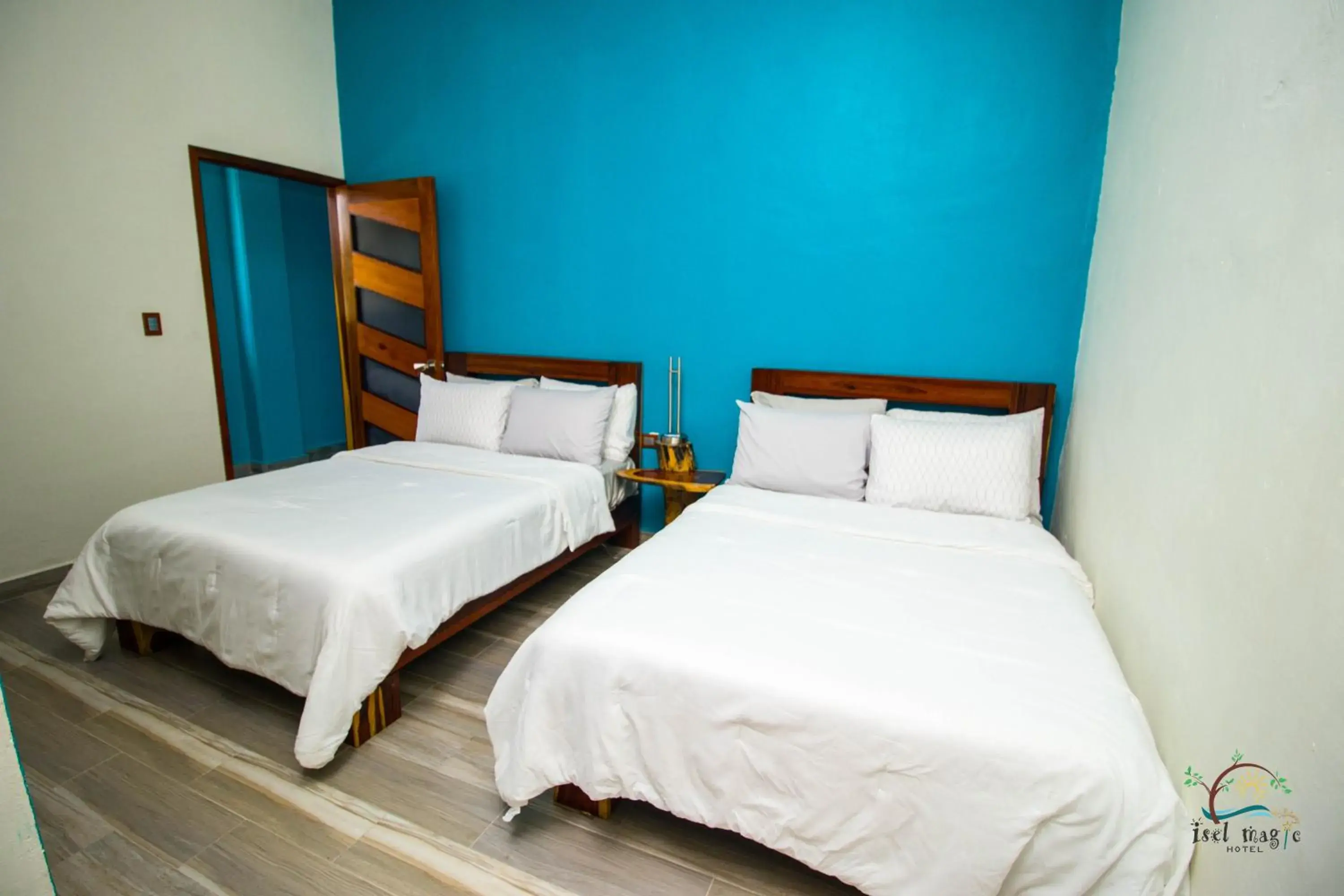 Photo of the whole room, Bed in isel magic hotel