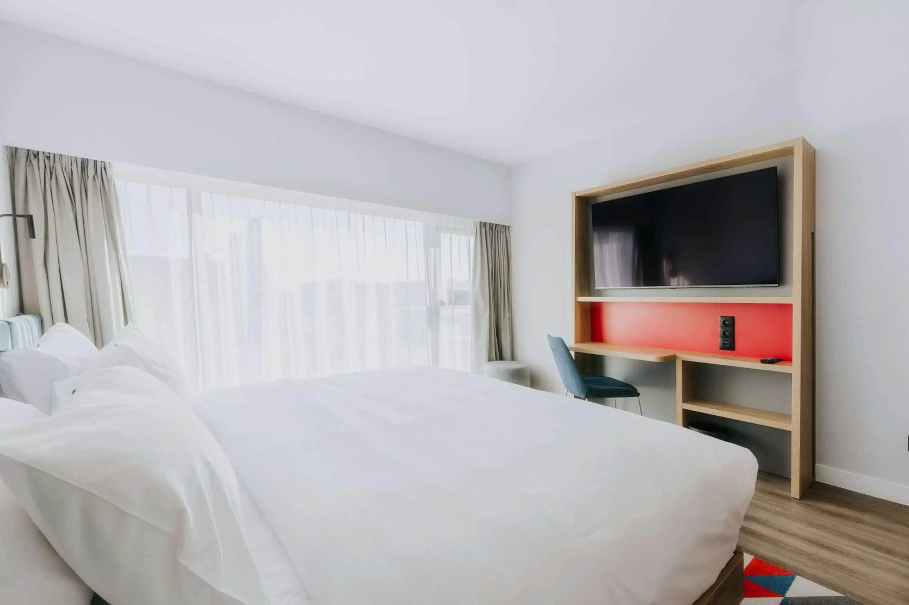 Bedroom, Bed in Hampton By Hilton Warsaw Reduta
