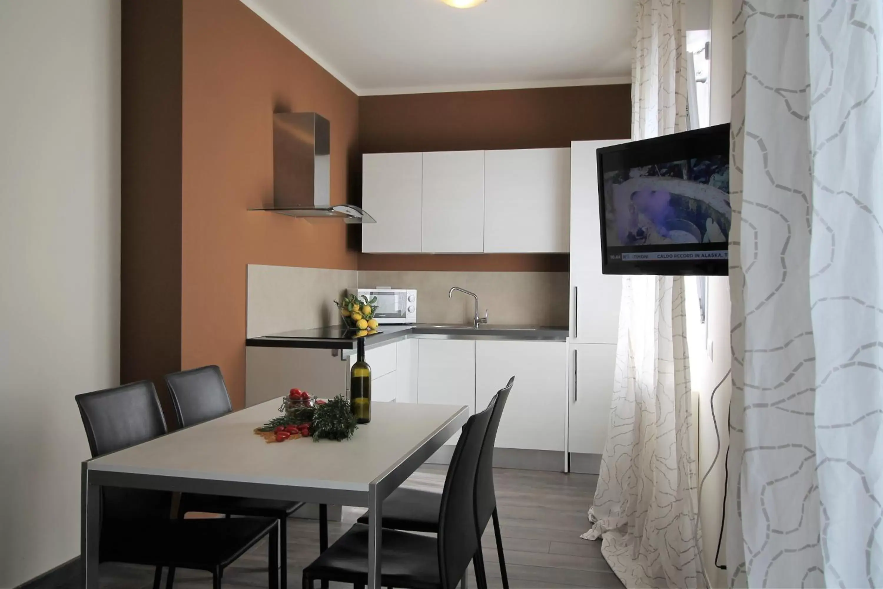 Kitchen or kitchenette, Dining Area in Residence Felice