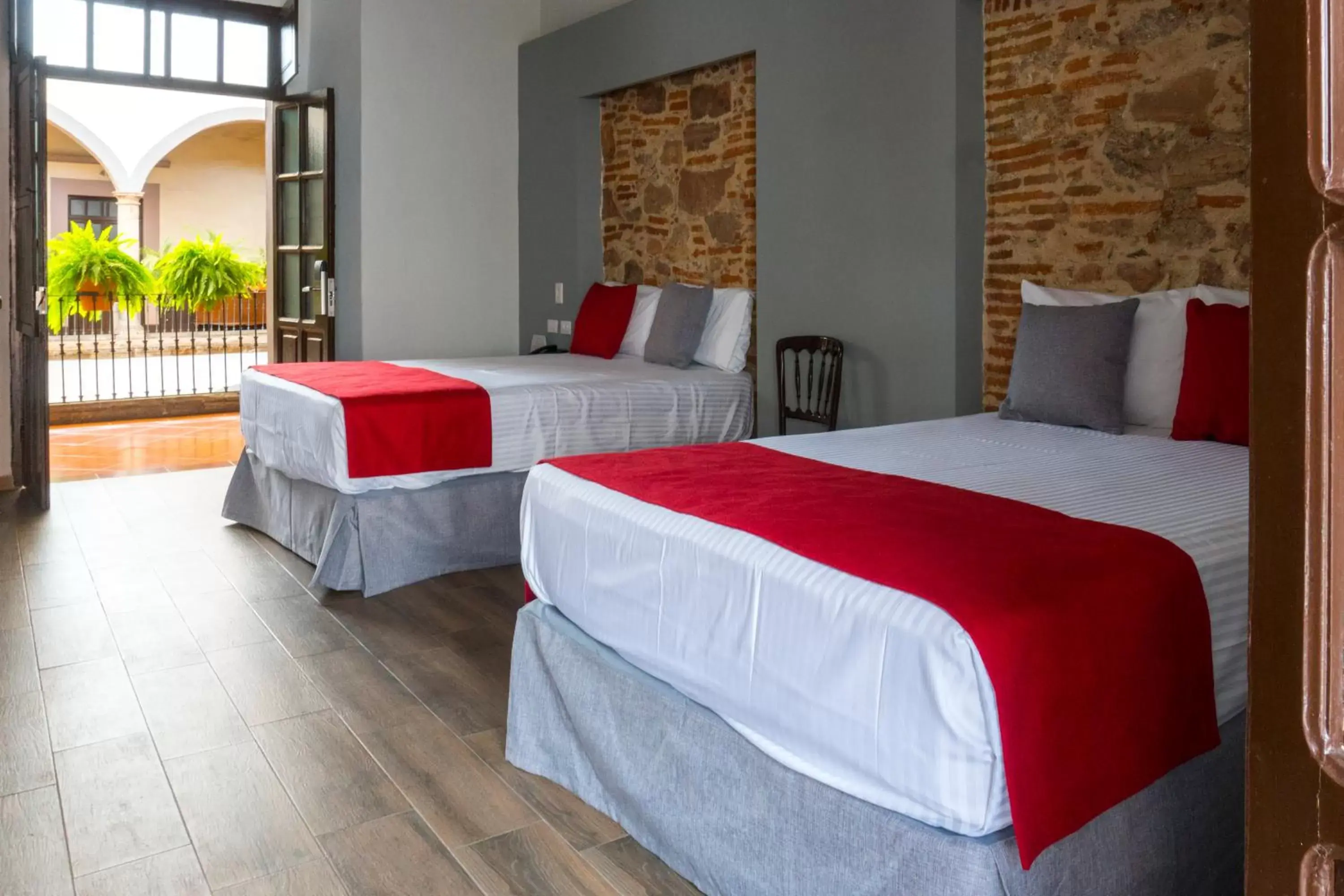 Bedroom, Bed in Hotel Hidalgo