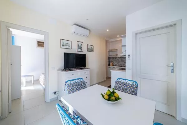 TV and multimedia in ToviMar Apartments