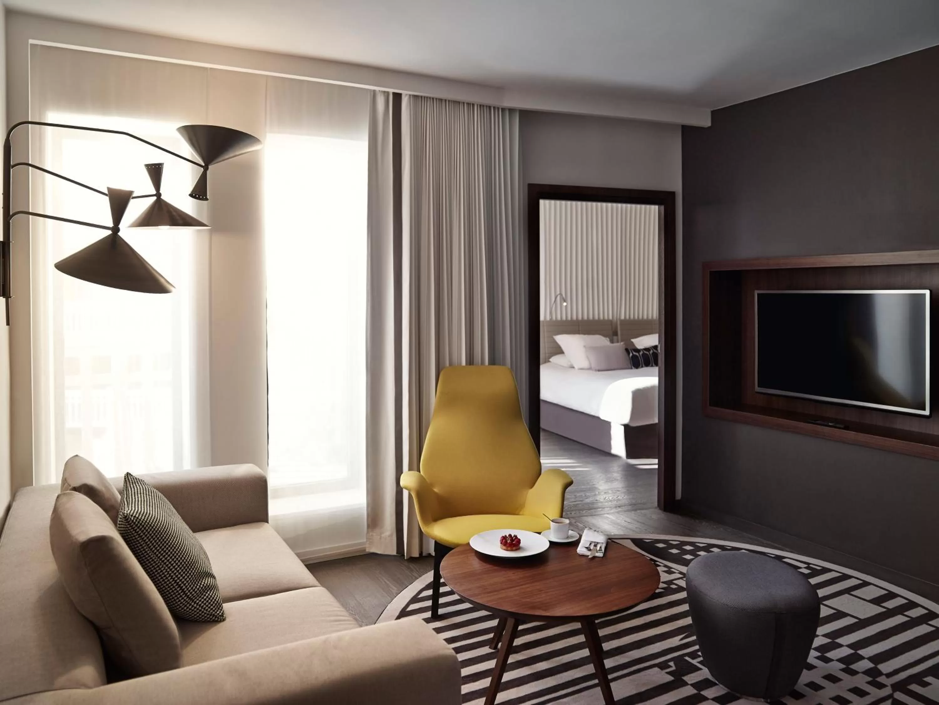 TV and multimedia, Bed in Molitor Hotel & Spa Paris - MGallery Collection