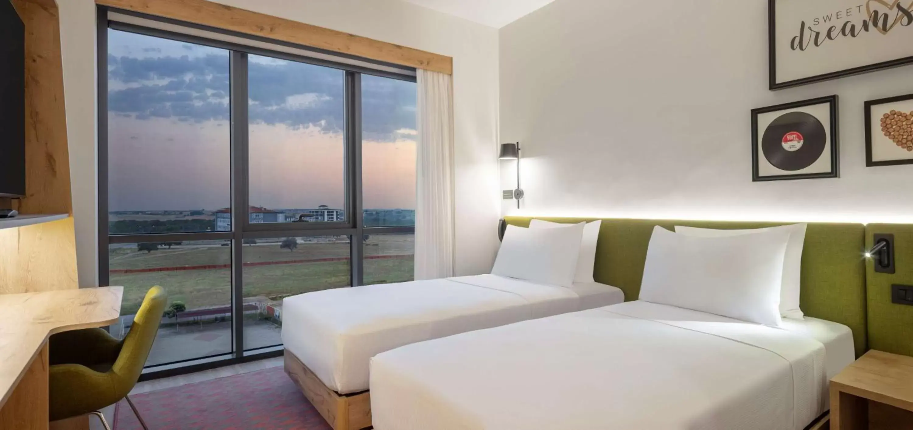 Bed in Hampton By Hilton Cerkezkoy