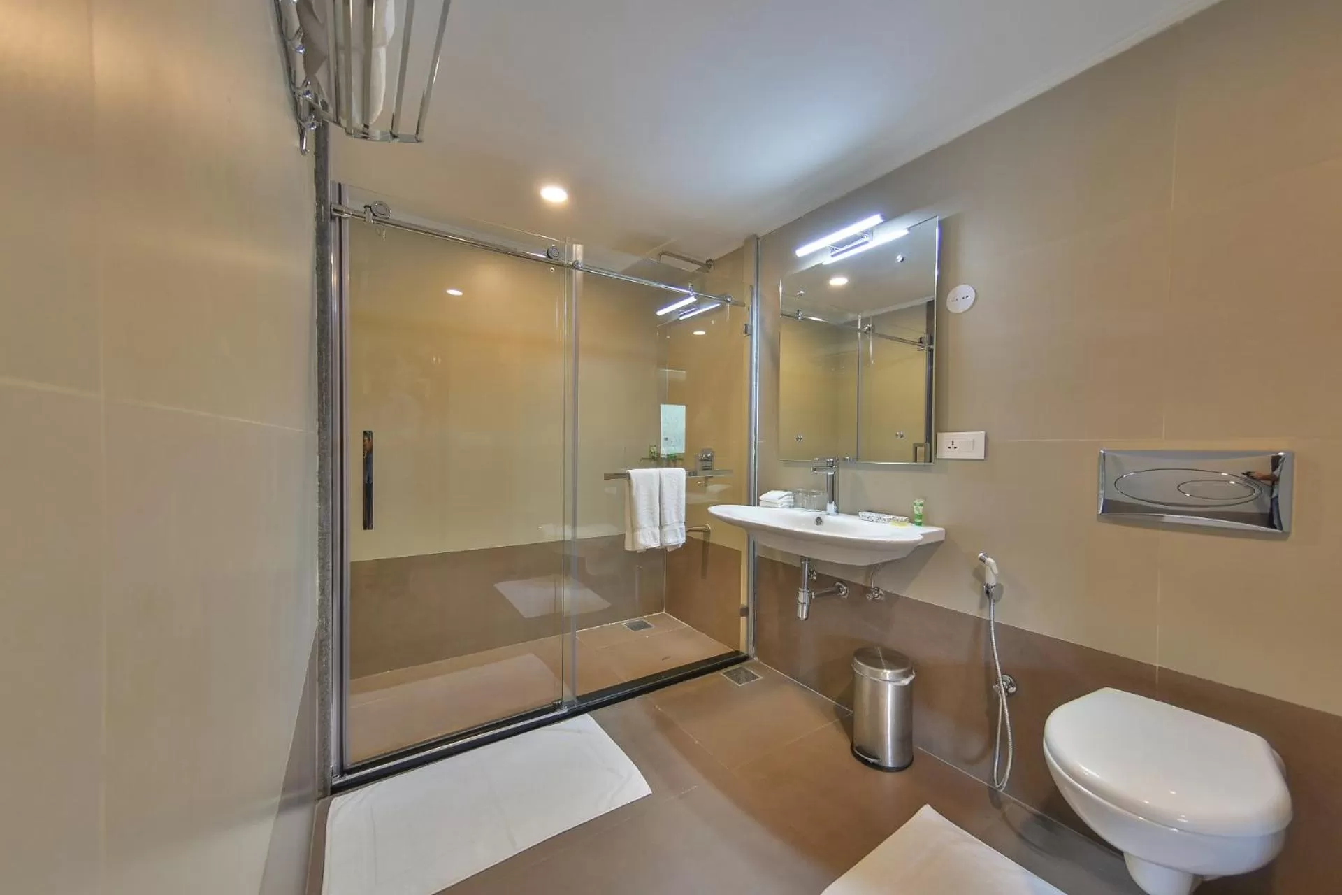 Bathroom in Royal Hillton Pahalgam