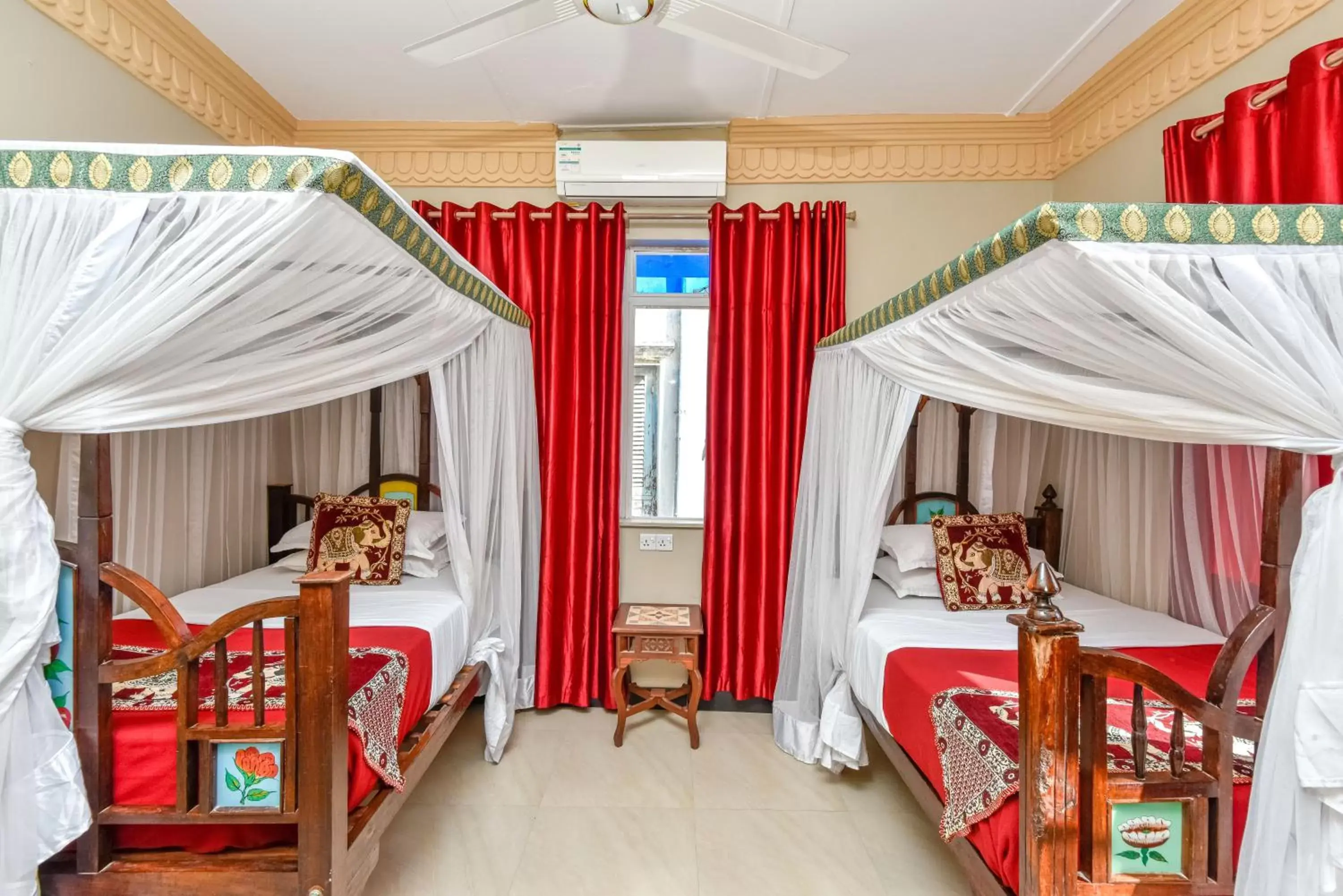 Bed in Tembo House Hotel