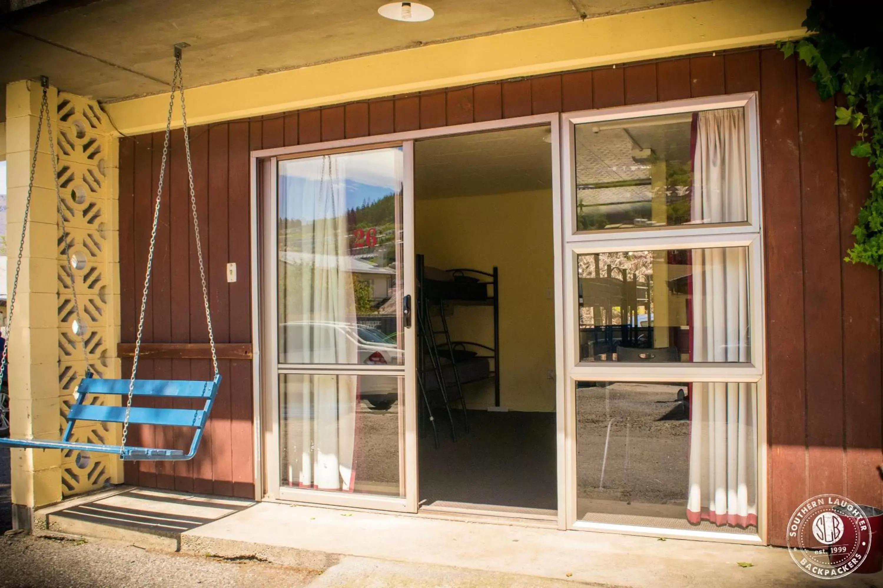 Facade/entrance in Southern Laughter Backpackers Facade/entrance in Southern Laughter Backpackers