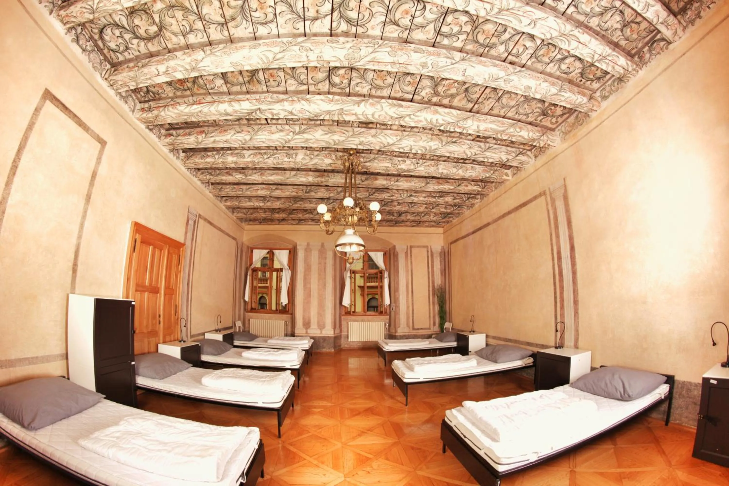 Bed in Hostel HOMEr - Old Town Square