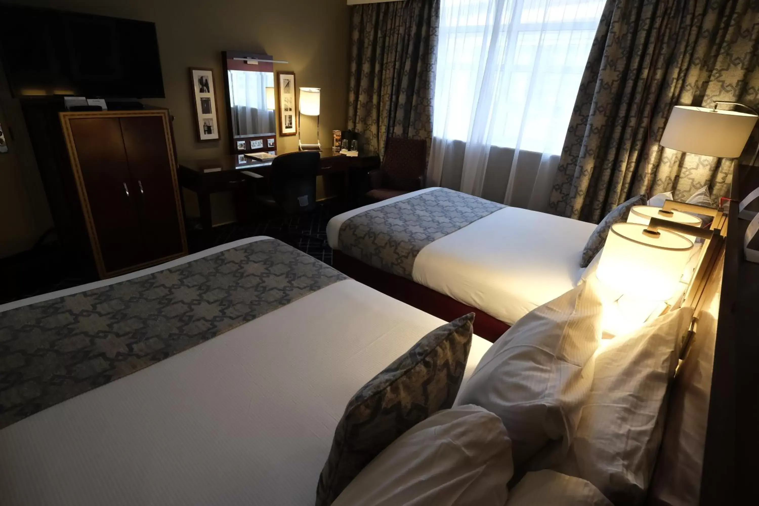 Bed in Crowne Plaza Liverpool - John Lennon Airport, an IHG Hotel