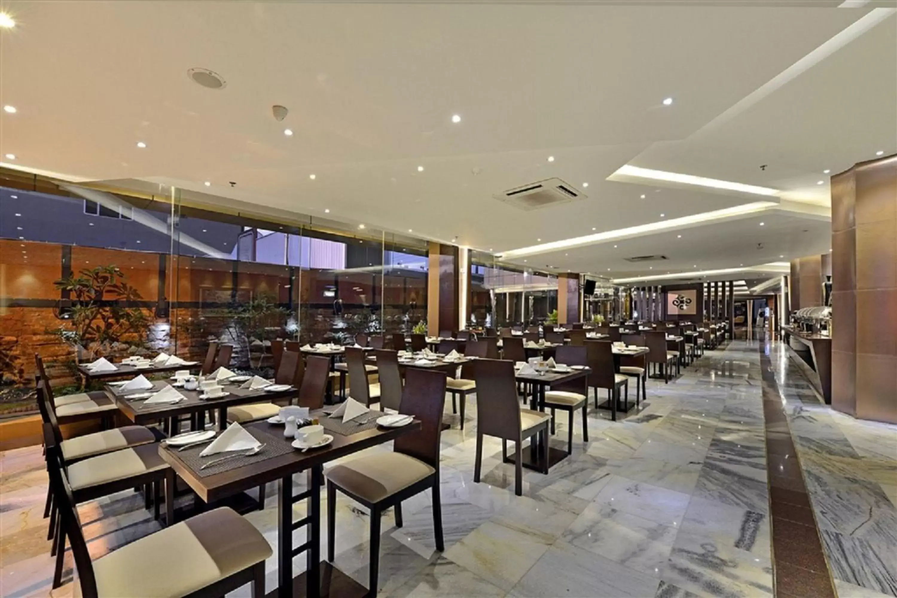 Restaurant/Places to Eat in Grand Tjokro Jakarta