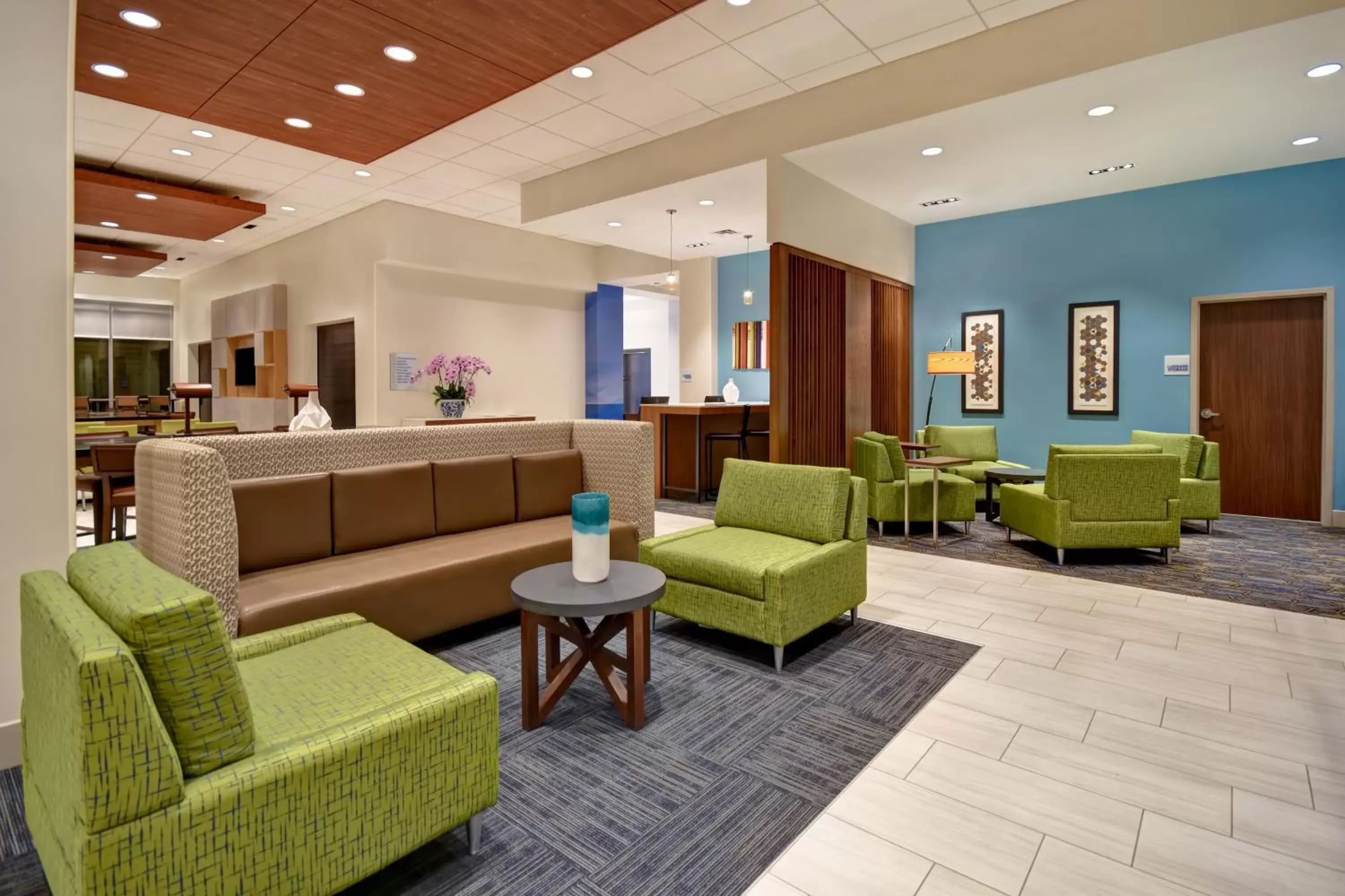 Lobby or reception, Lobby/Reception in Holiday Inn Express & Suites - Galveston Beach, an IHG Hotel