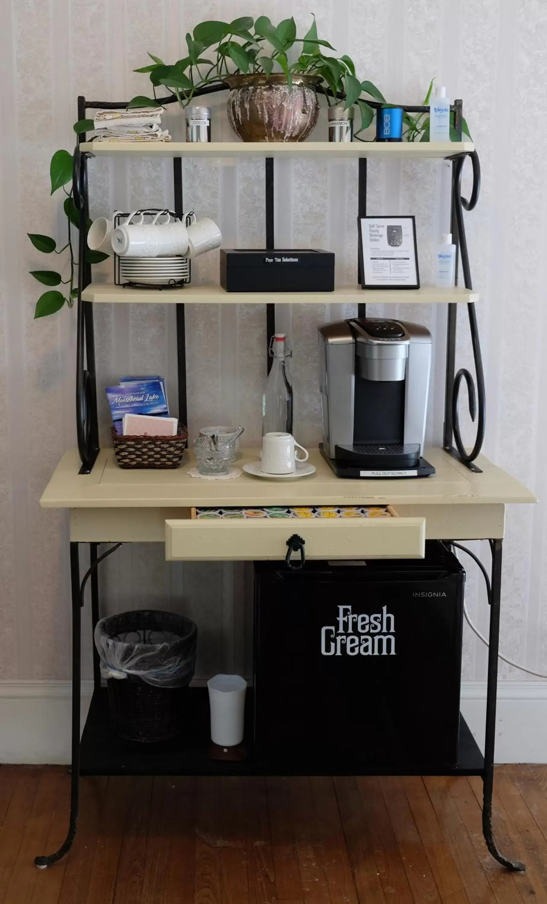 Coffee/tea facilities in Guilford Bed and Breakfast