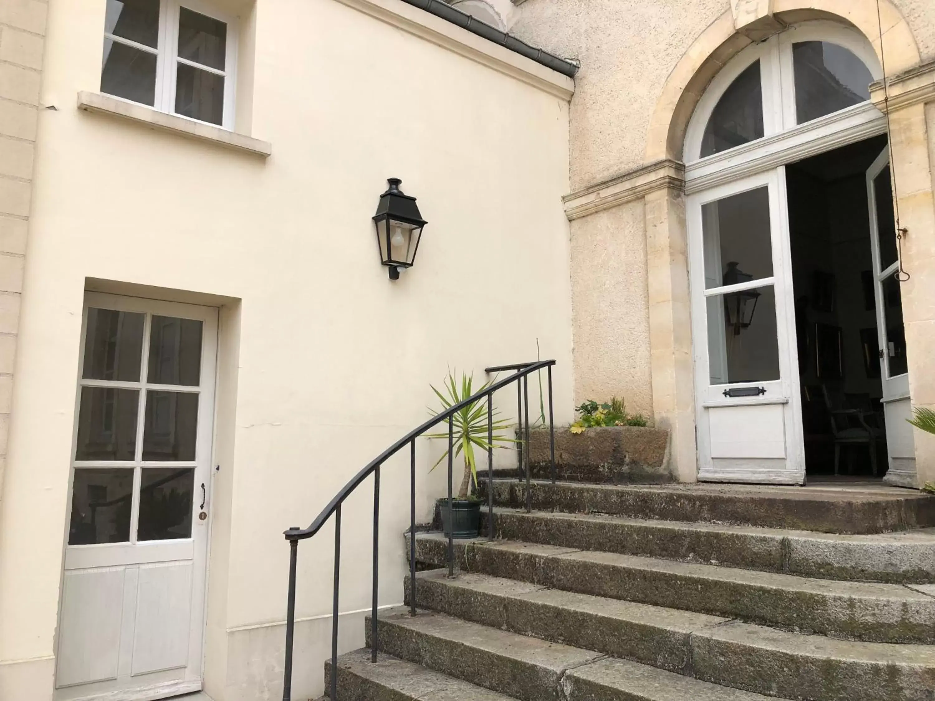 Facade/entrance in Castel Saint-Léonard