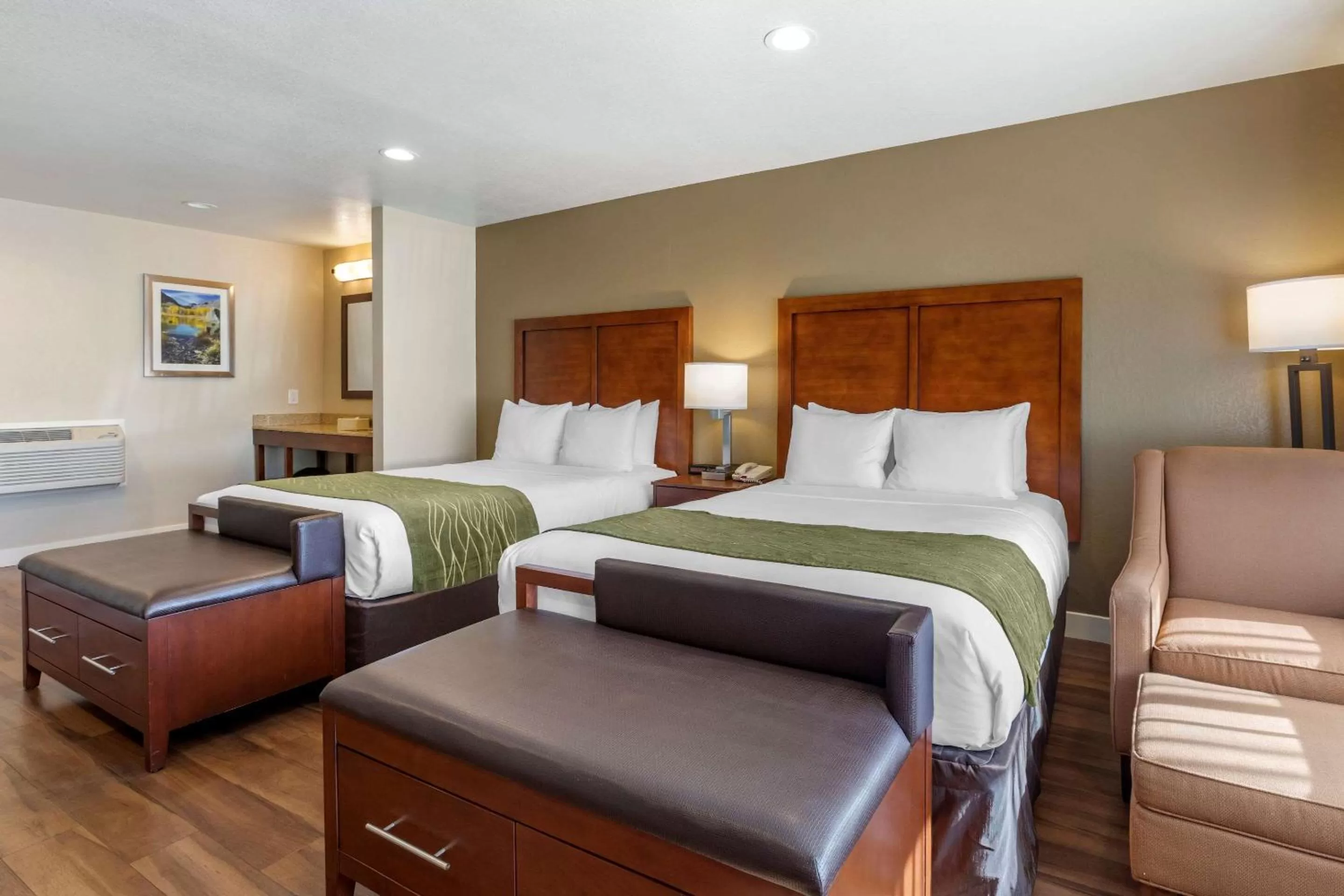 Photo of the whole room, Bed in Comfort Inn Bishop