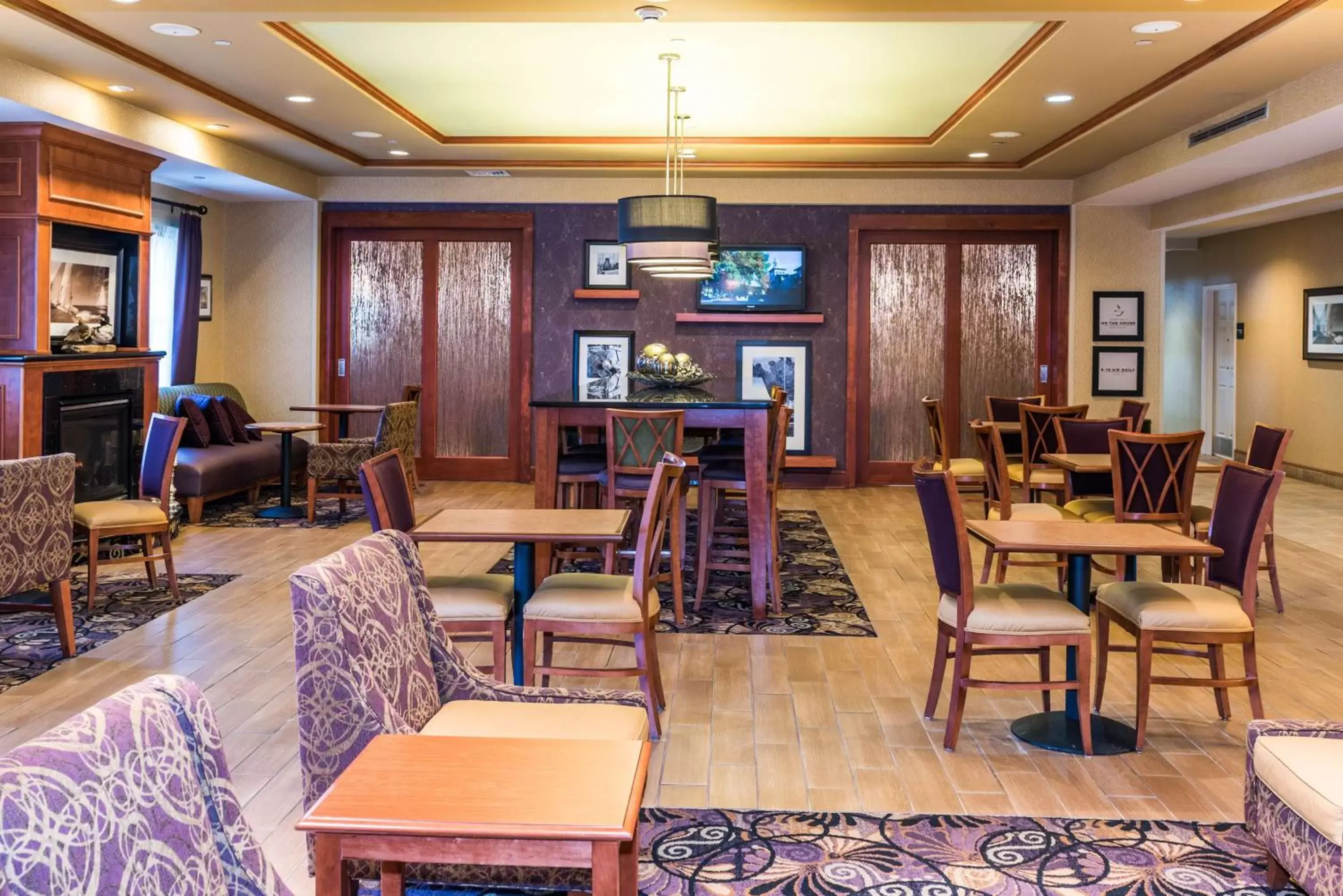 Dining area, Restaurant/Places to Eat in Hampton Inn Easton
