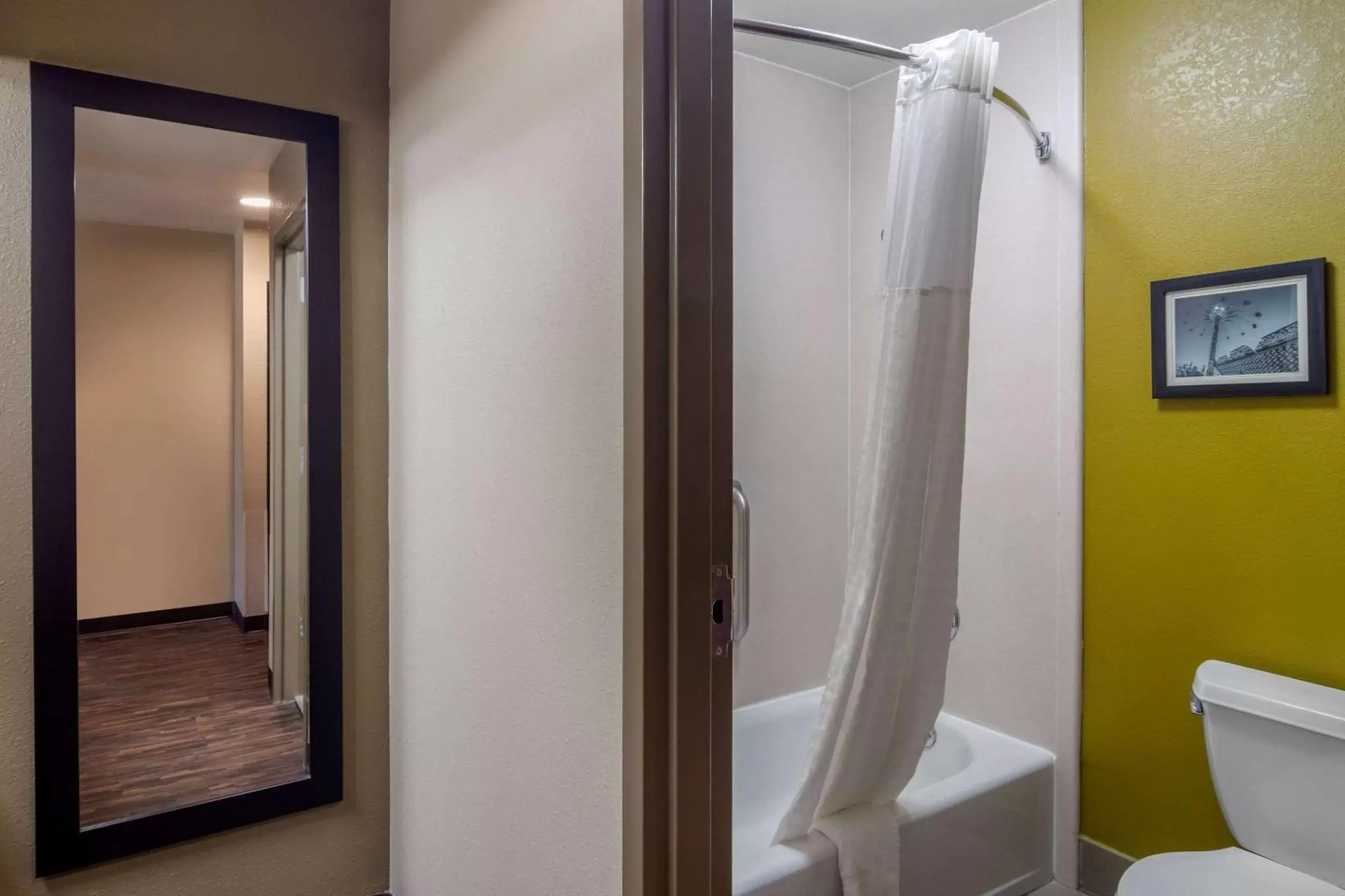 Bathroom in Comfort Inn & Suites Perry National Fairgrounds Area