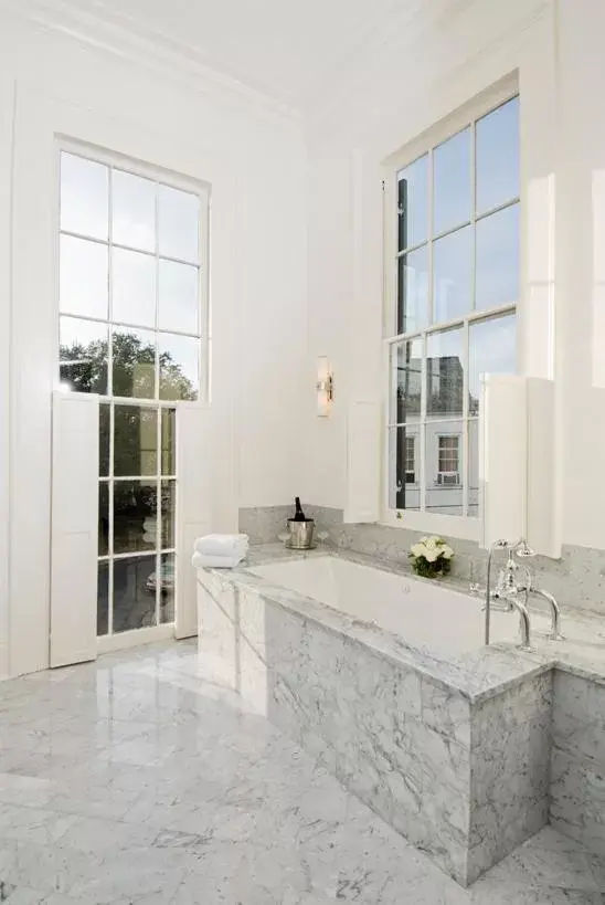 Bathroom in Melrose Mansion Suites