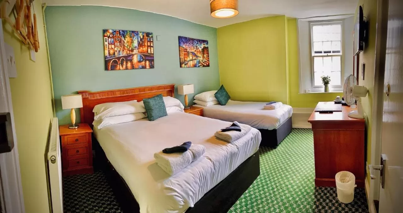 Bed in The Fleur De Lis