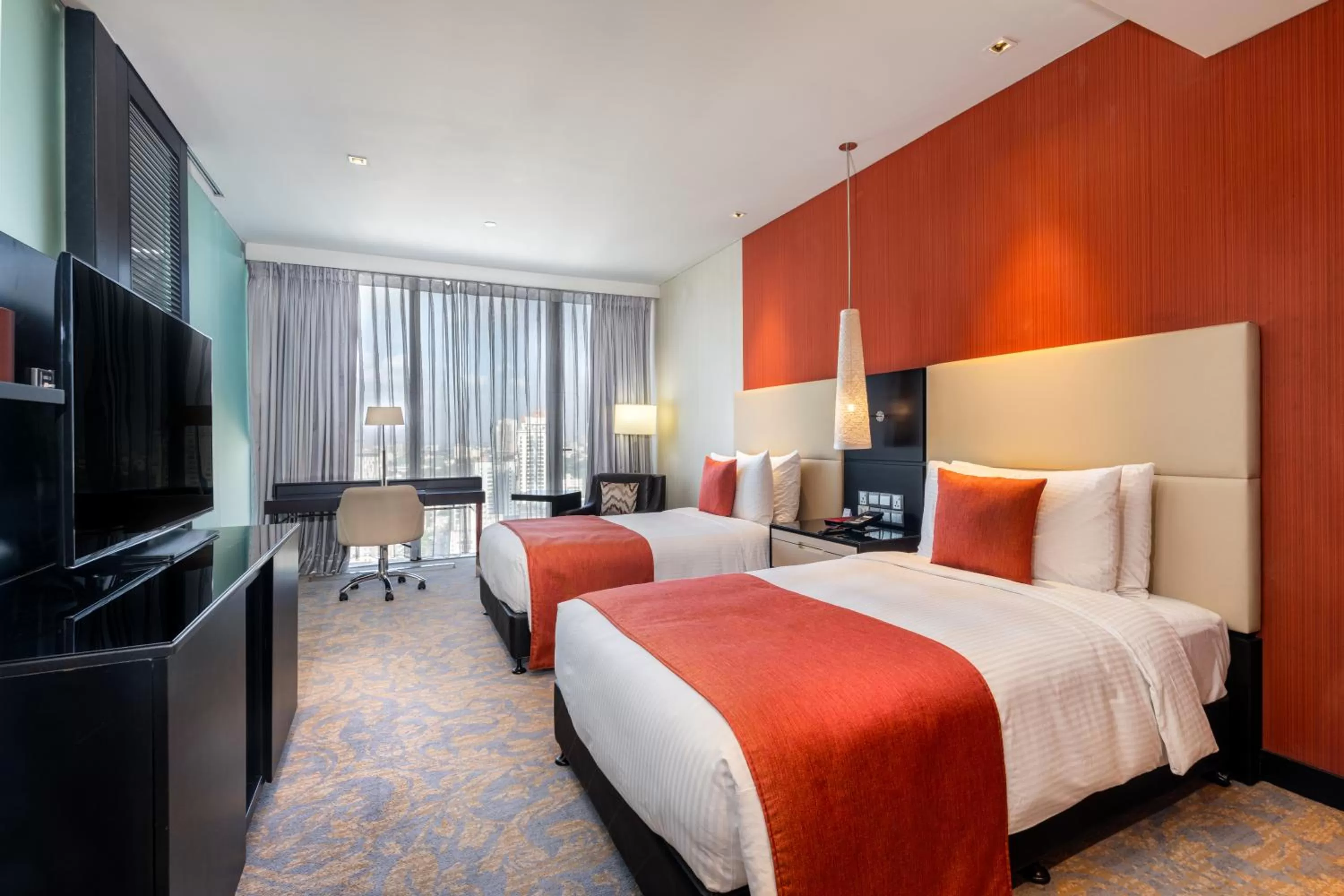 Bed in Mövenpick Hotel Colombo